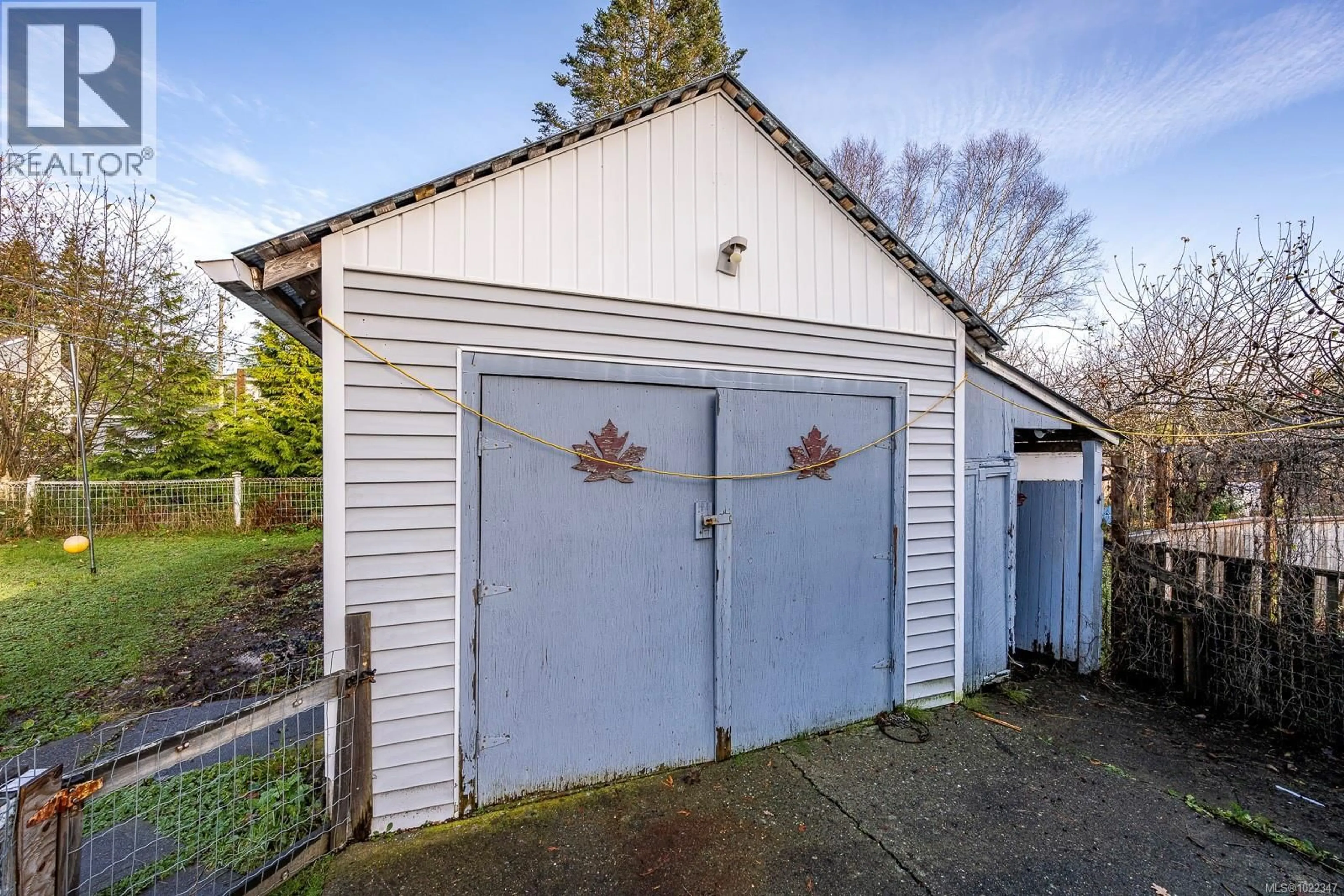 Shed for 2114 MCKENZIE AVENUE, Comox British Columbia V9M1M7