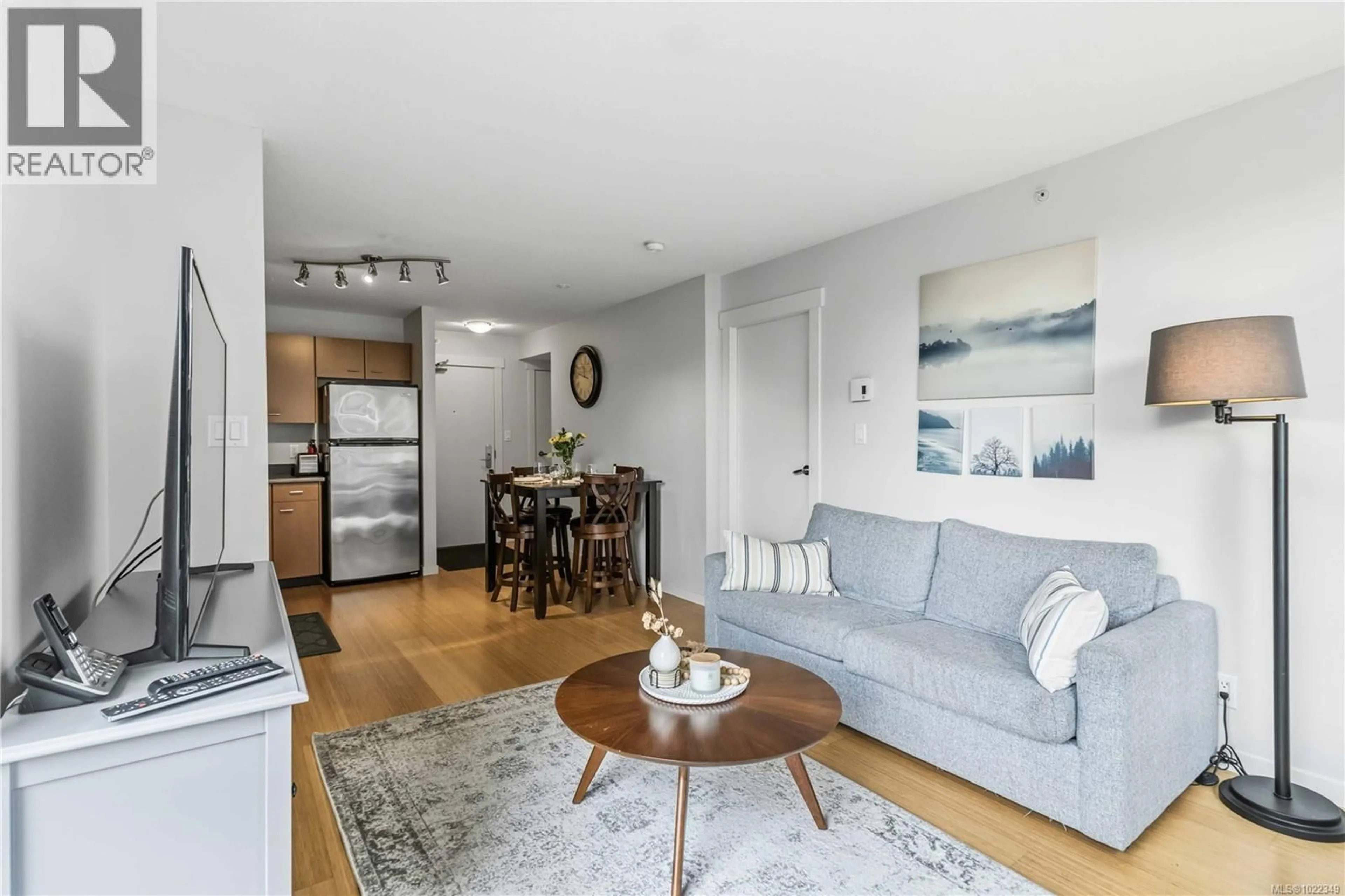 Living room with furniture, unknown for 207 - 751 FAIRFIELD ROAD, Victoria British Columbia V8W4A4