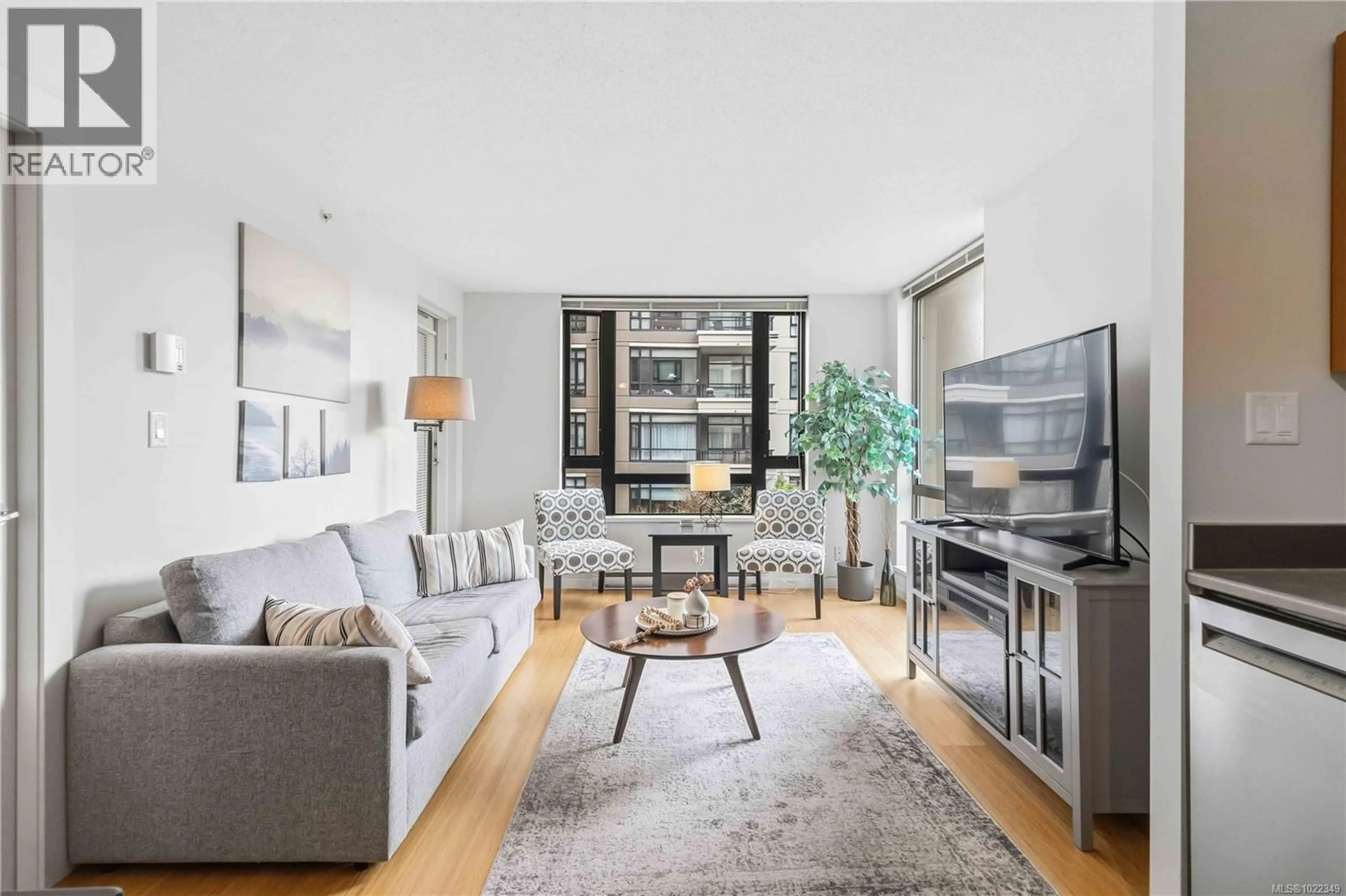 Living room with furniture, unknown for 207 - 751 FAIRFIELD ROAD, Victoria British Columbia V8W4A4