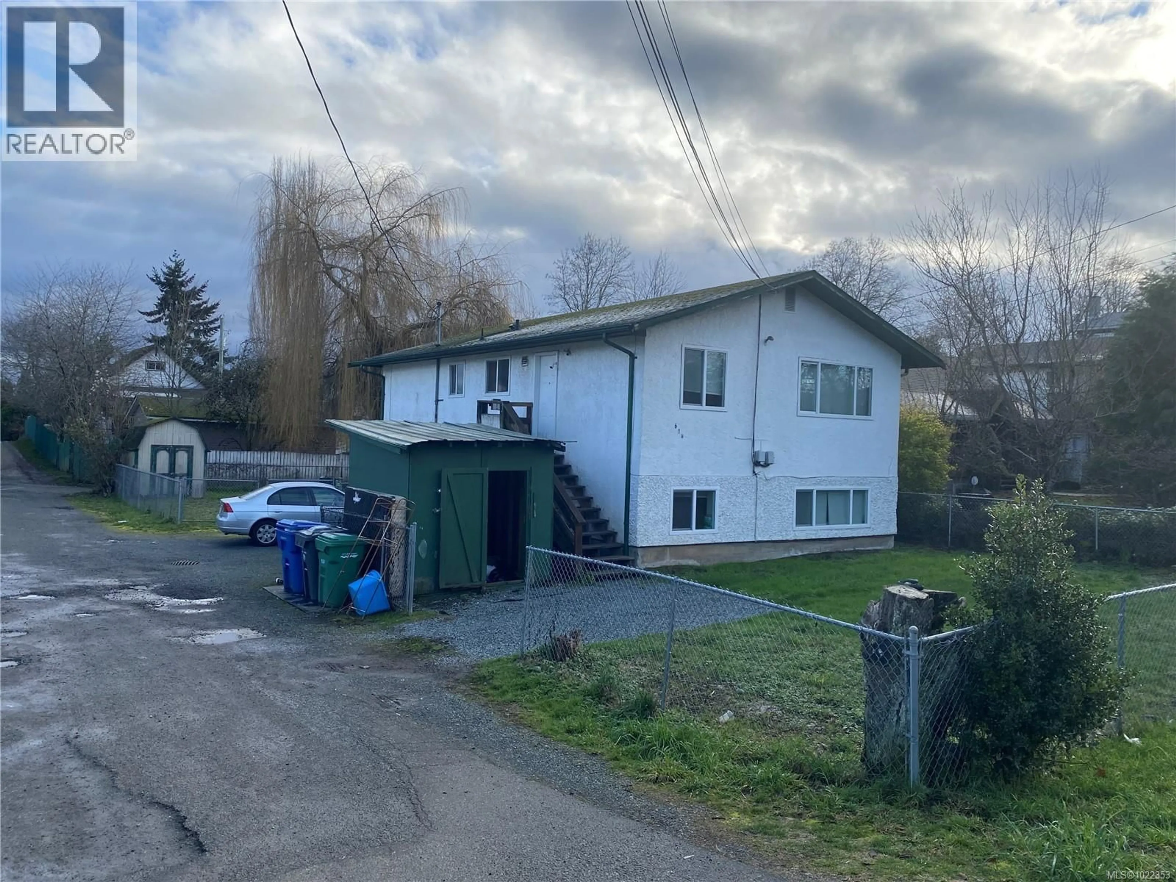 A pic from outside/outdoor area/front of a property/back of a property/a pic from drone, street for 614 WINCHESTER AVENUE, Nanaimo British Columbia V9R4B7