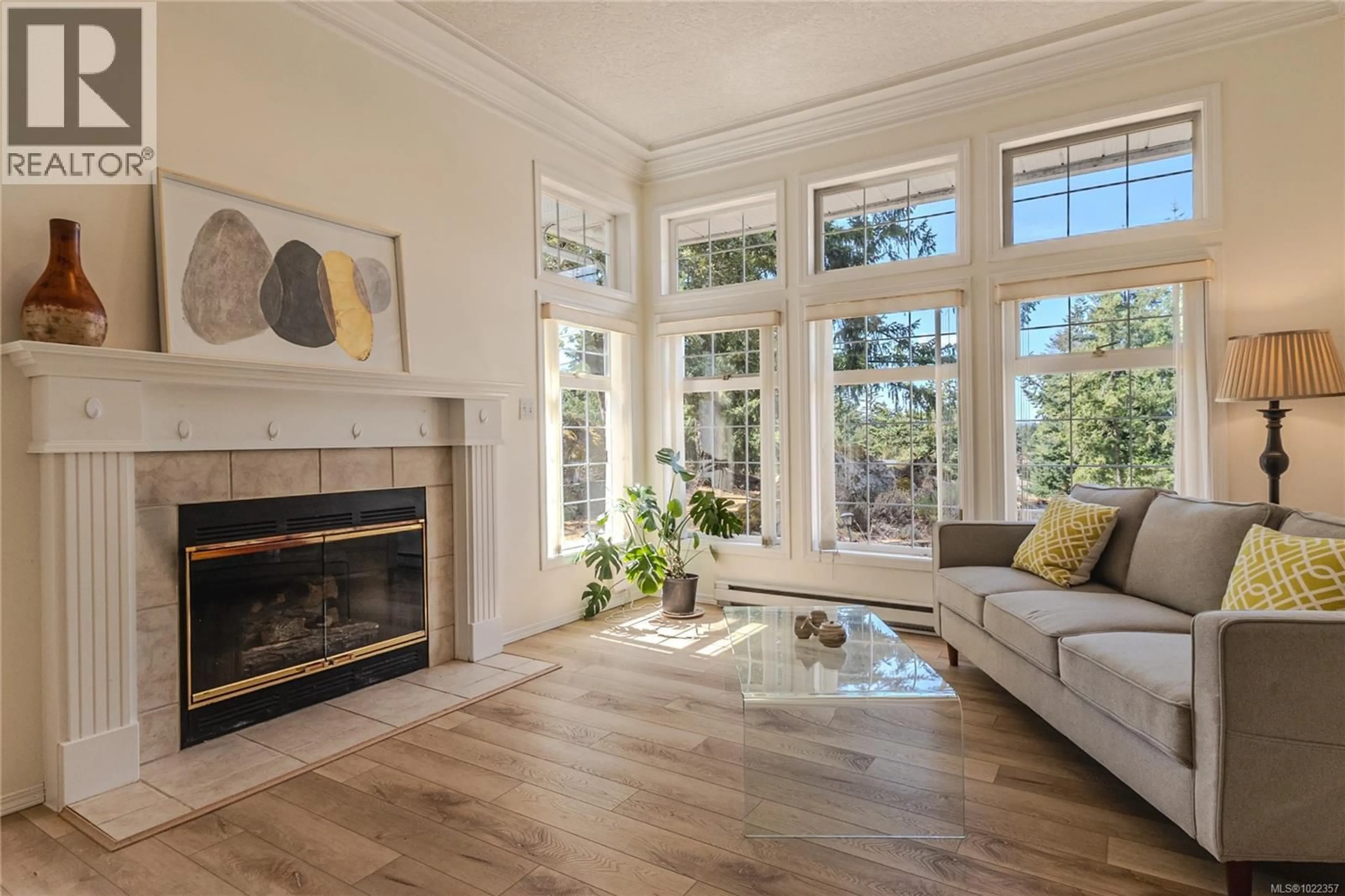 Living room with furniture, unknown for 407 CORALEE PLACE, Langford British Columbia V9B6C4