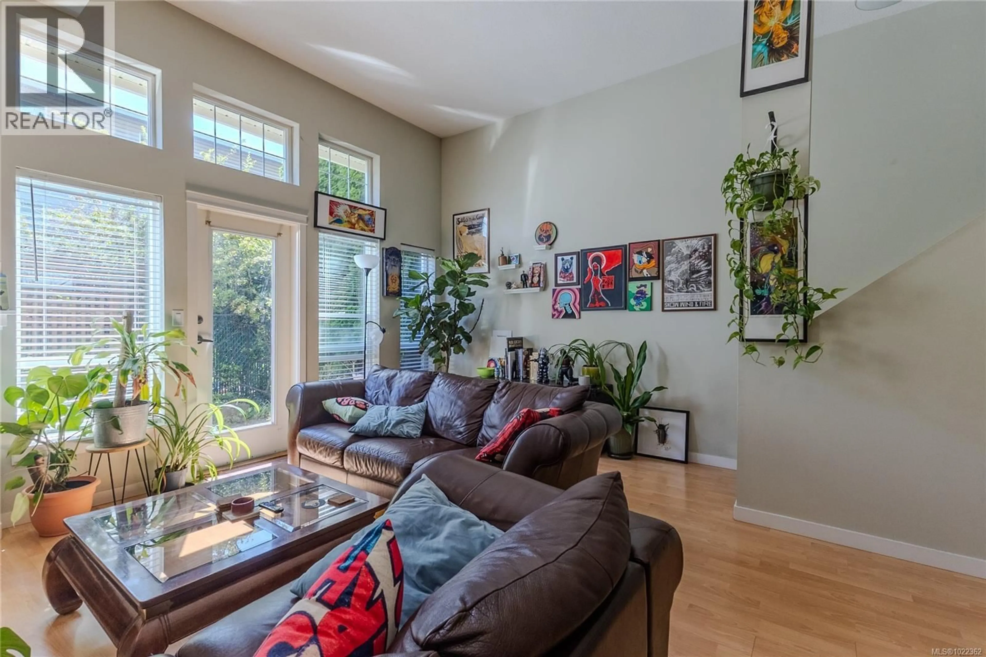 Living room with furniture, unknown for 20 - 1019 NORTH PARK STREET, Victoria British Columbia V8T5L4