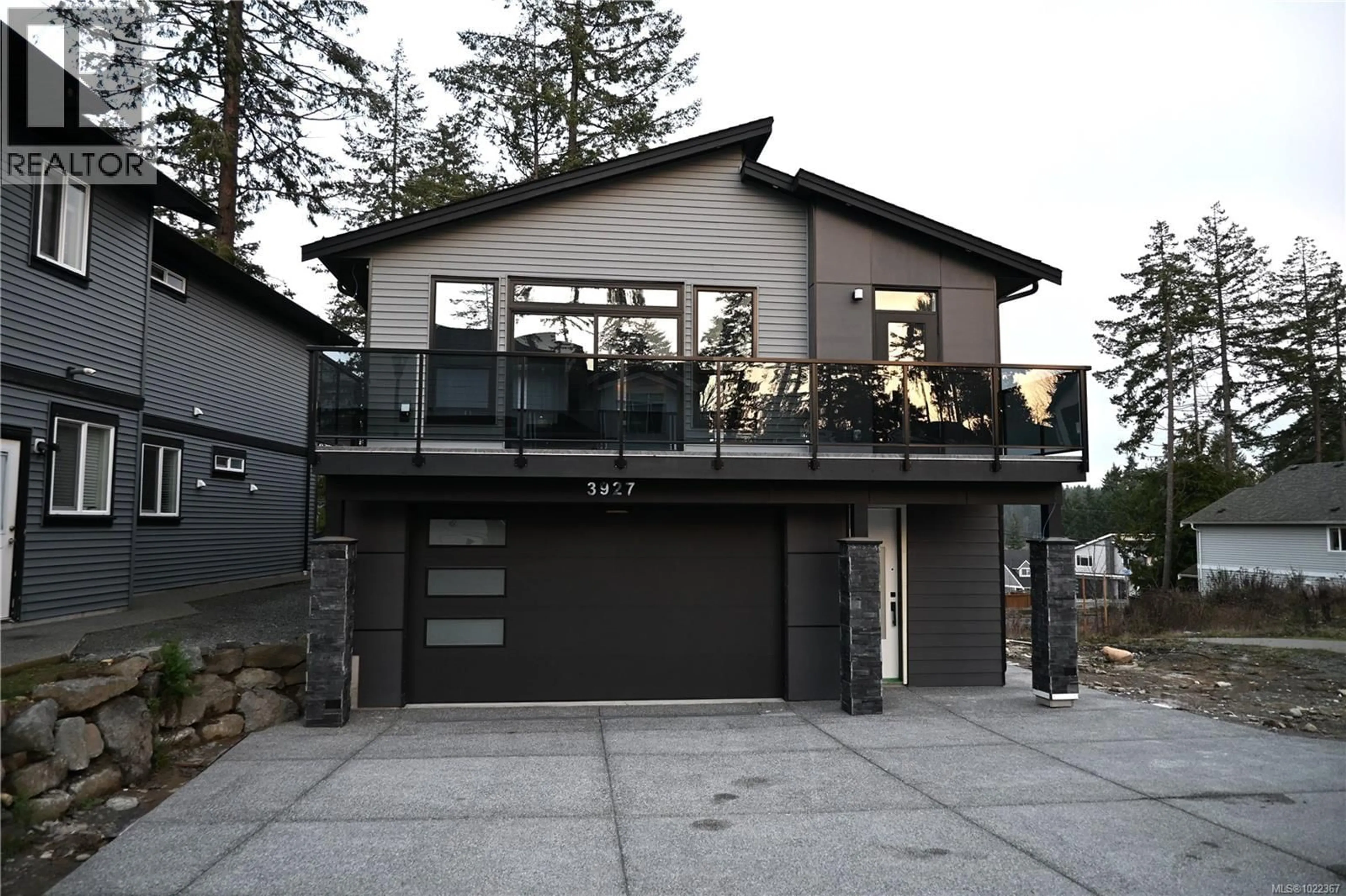 Home with vinyl exterior material, street for 3927 JINGLE POT ROAD, Nanaimo British Columbia V9T5R1