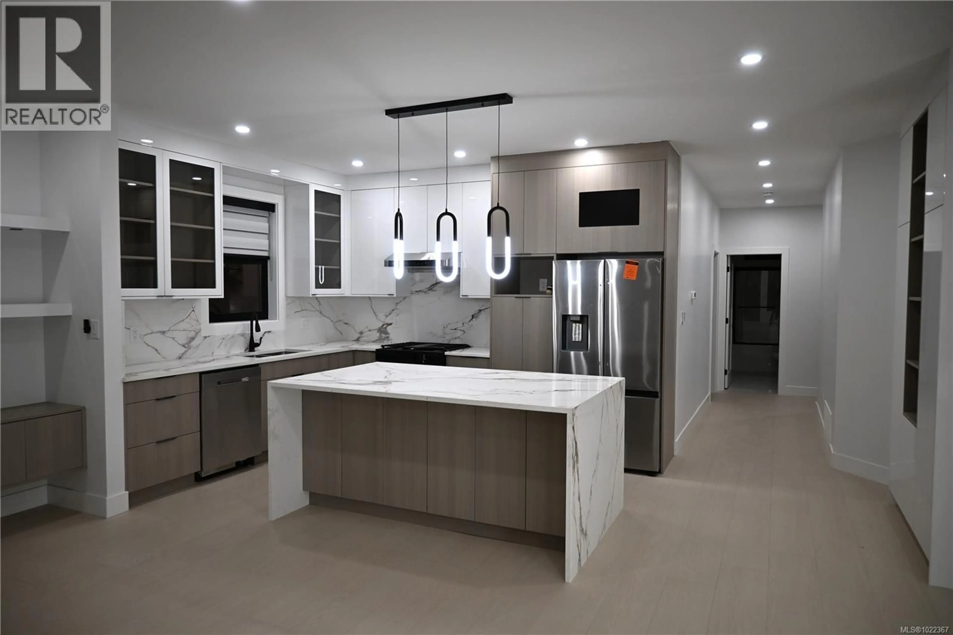 Contemporary kitchen, unknown for 3927 JINGLE POT ROAD, Nanaimo British Columbia V9T5R1