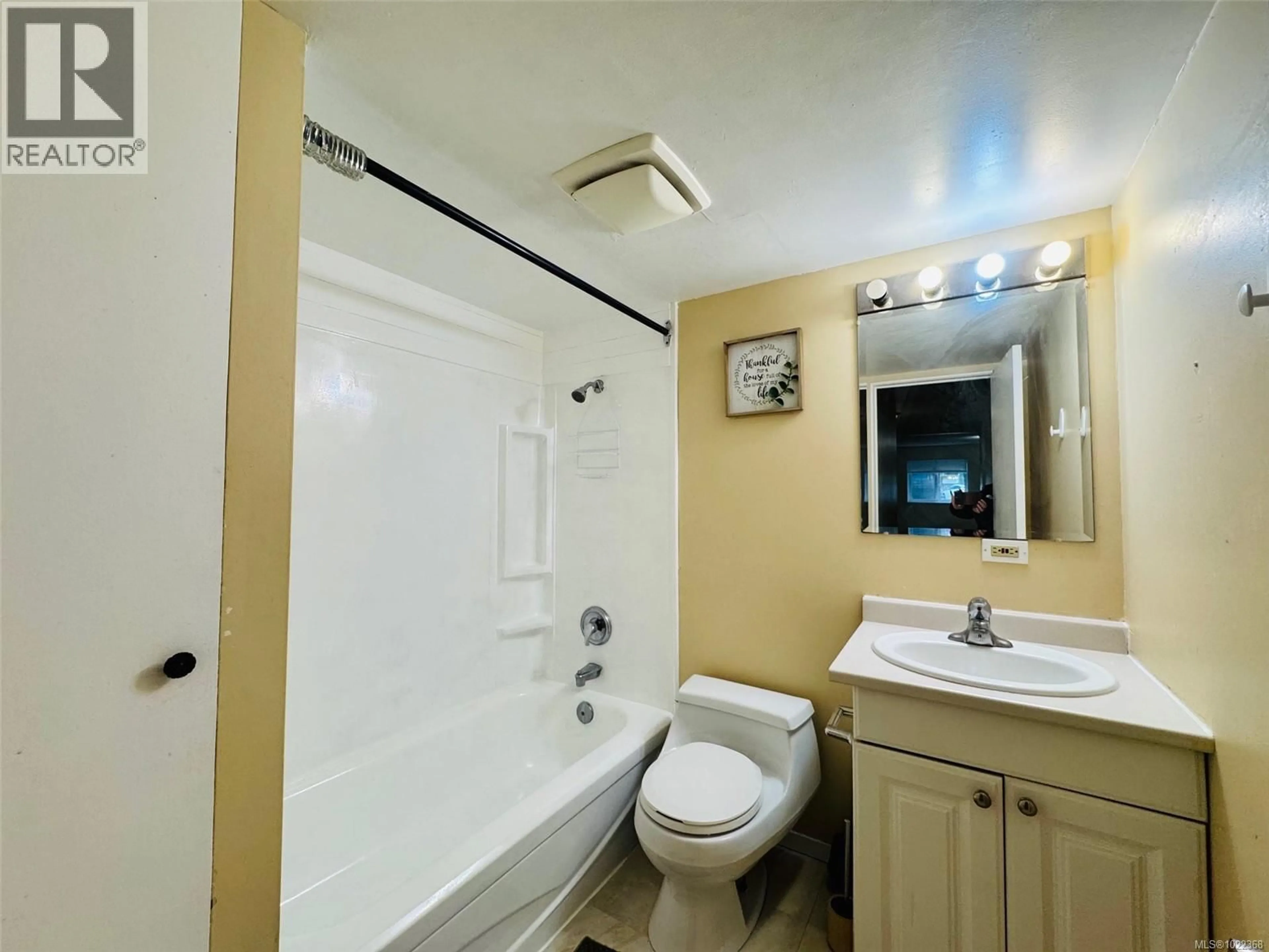 Standard bathroom, unknown for 4101 - 997 BOWEN ROAD, Nanaimo British Columbia V9R2A4