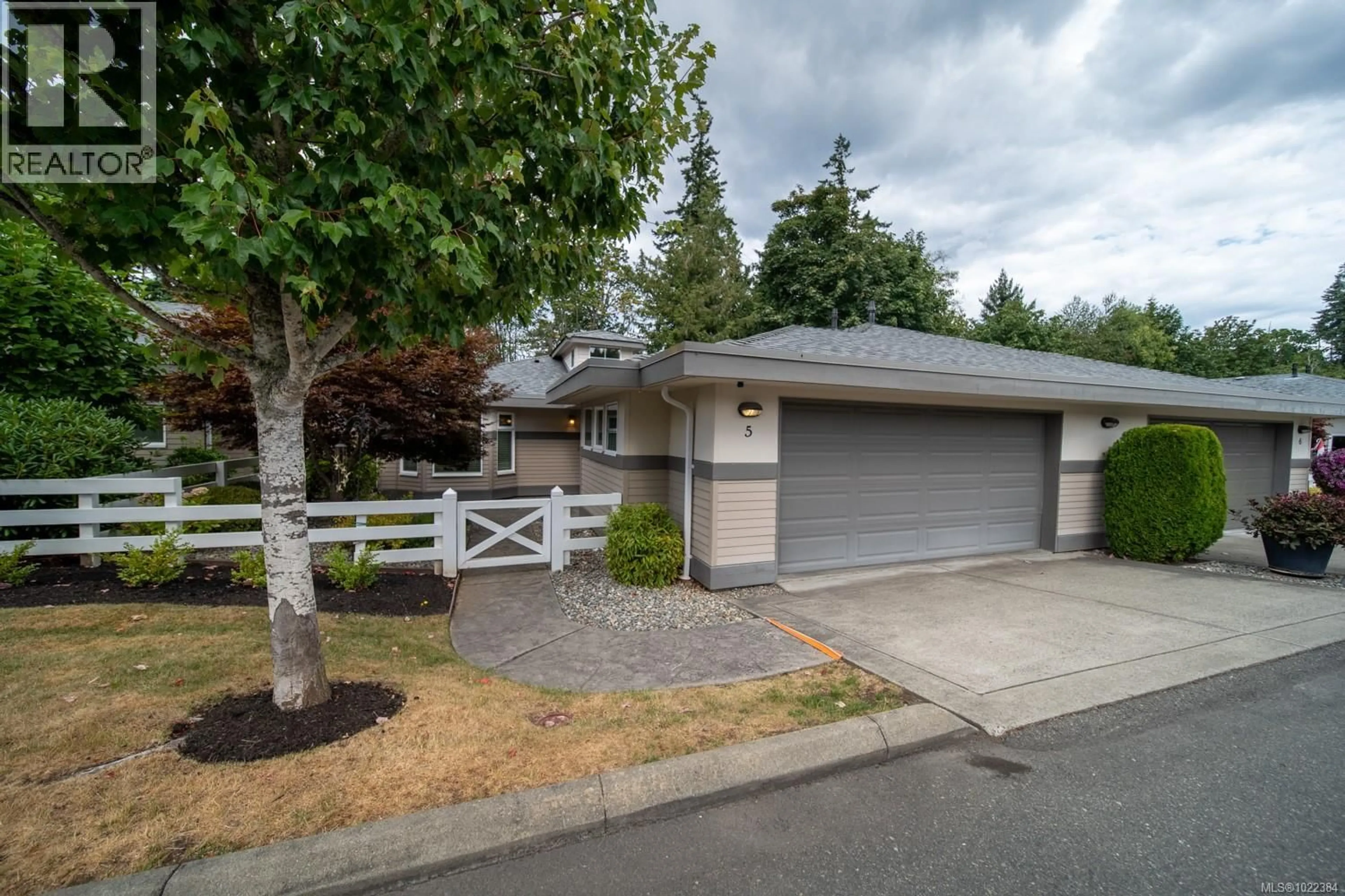 Home with vinyl exterior material, street for 5 - 500 CORFIELD STREET, Parksville British Columbia V9P0A8