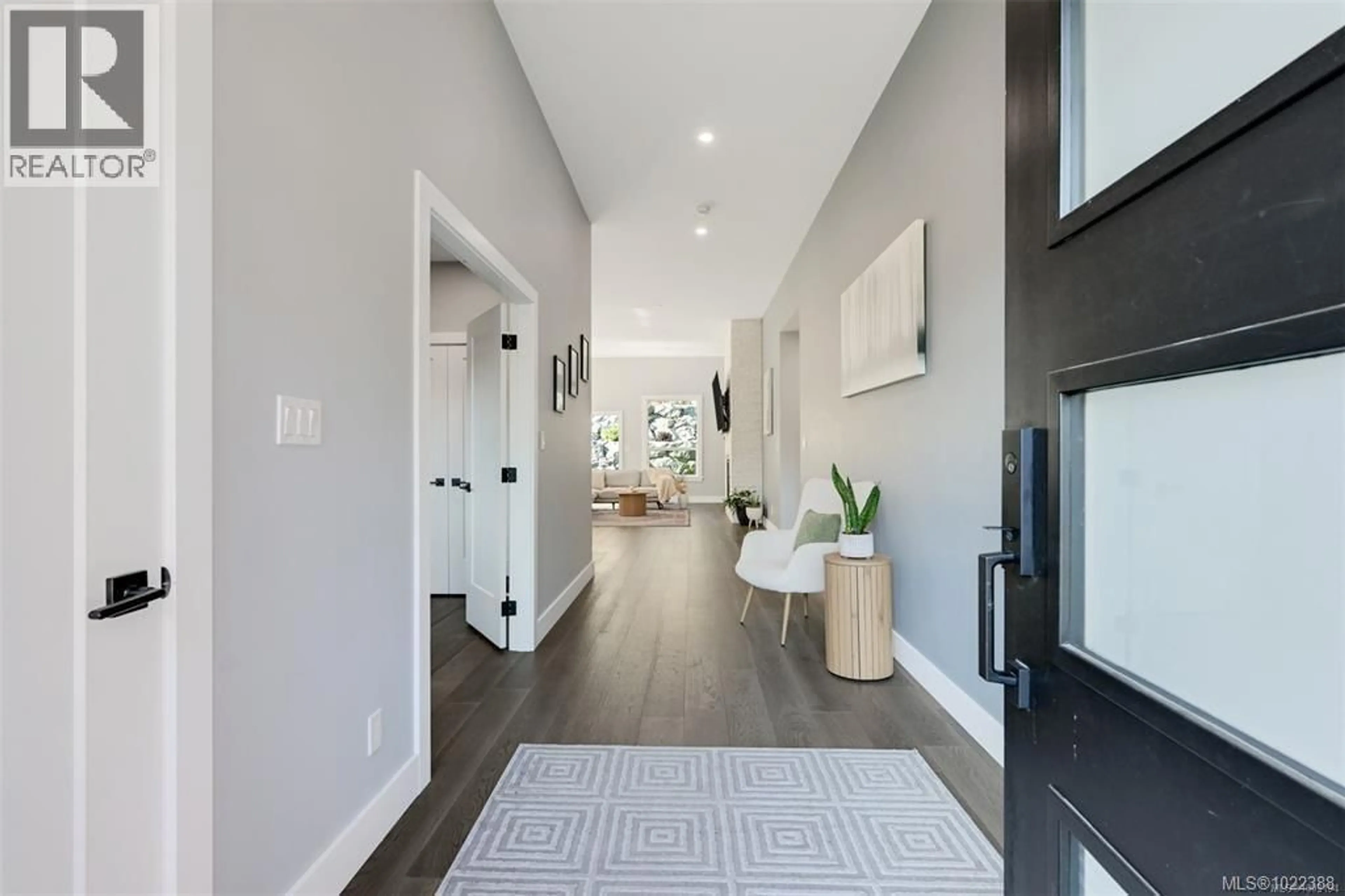 Indoor entryway for 847 BUCKTAIL ROAD, Mill Bay British Columbia V0R2P1