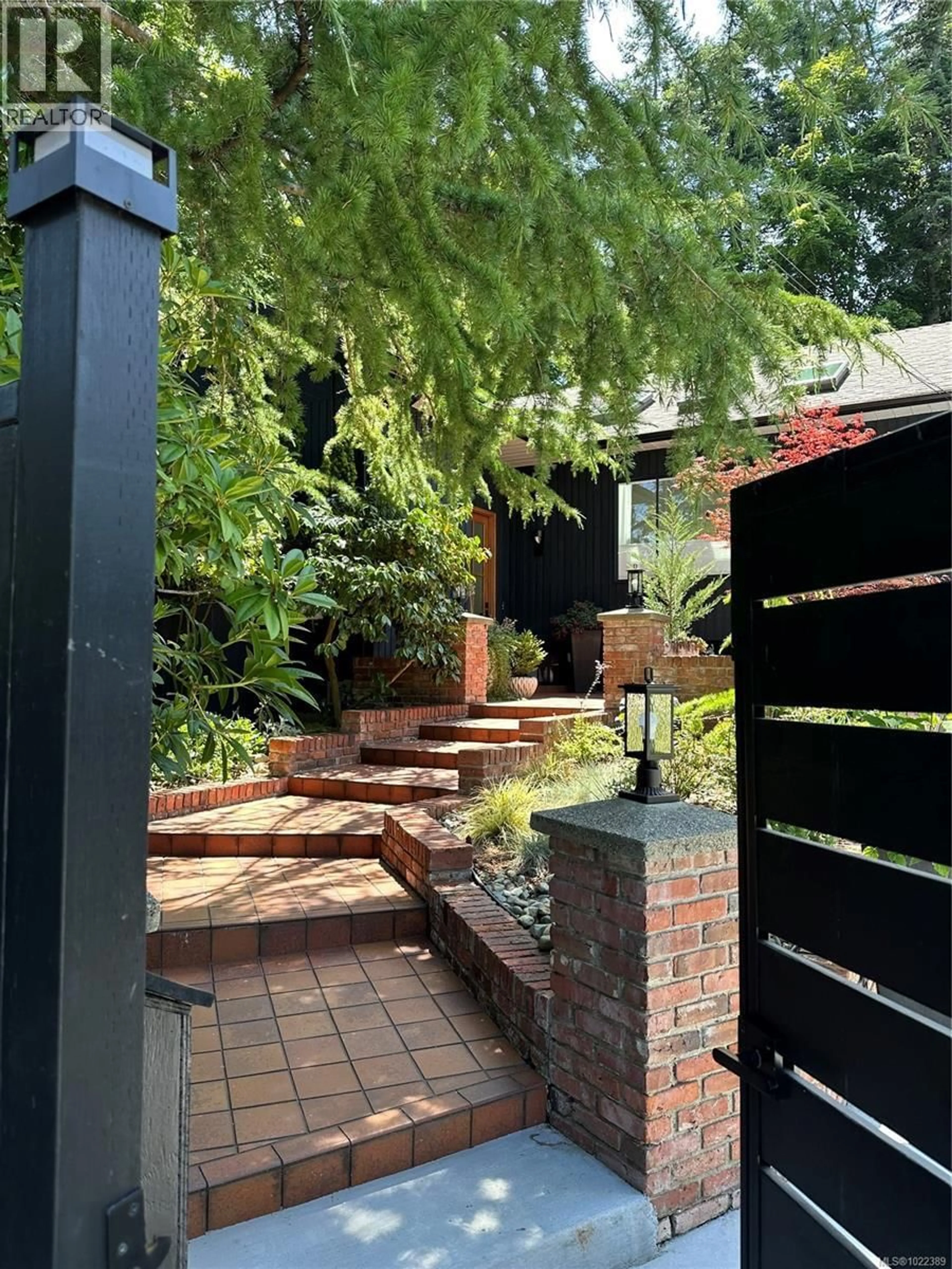 Home with brick exterior material, street for 1941 APPLETON PLACE, Saanich British Columbia V8N3A3