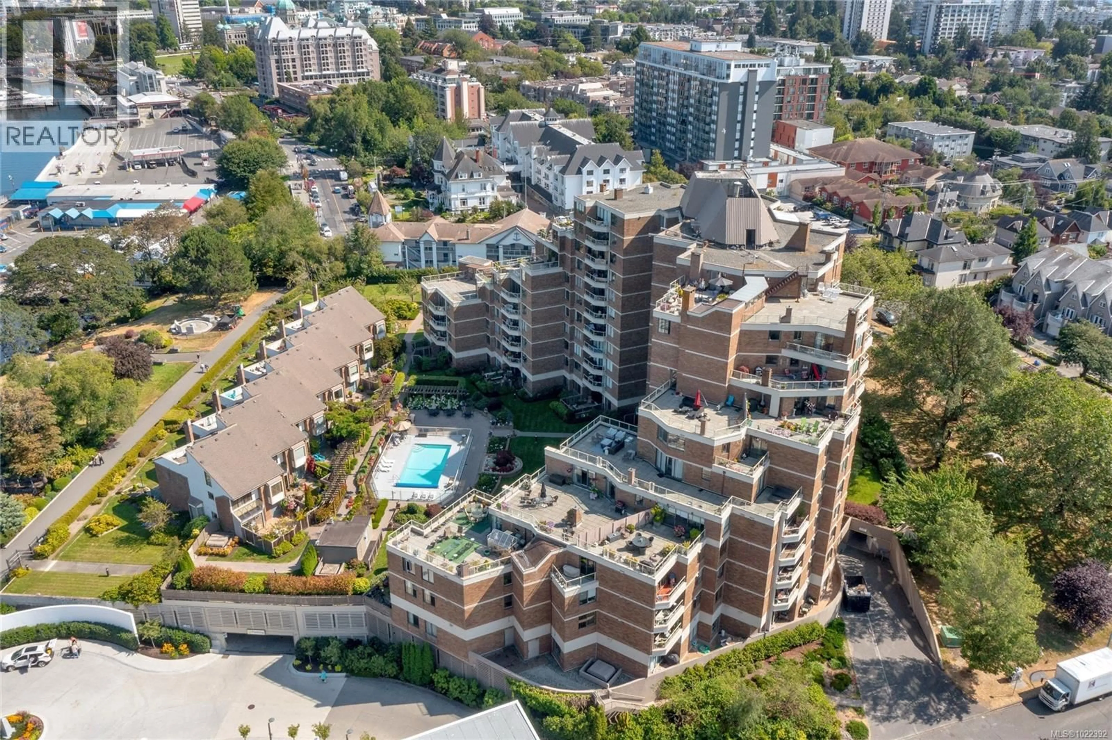 A pic from outside/outdoor area/front of a property/back of a property/a pic from drone, city buildings view from balcony for 413 - 225 BELLEVILLE STREET, Victoria British Columbia V8V4T9