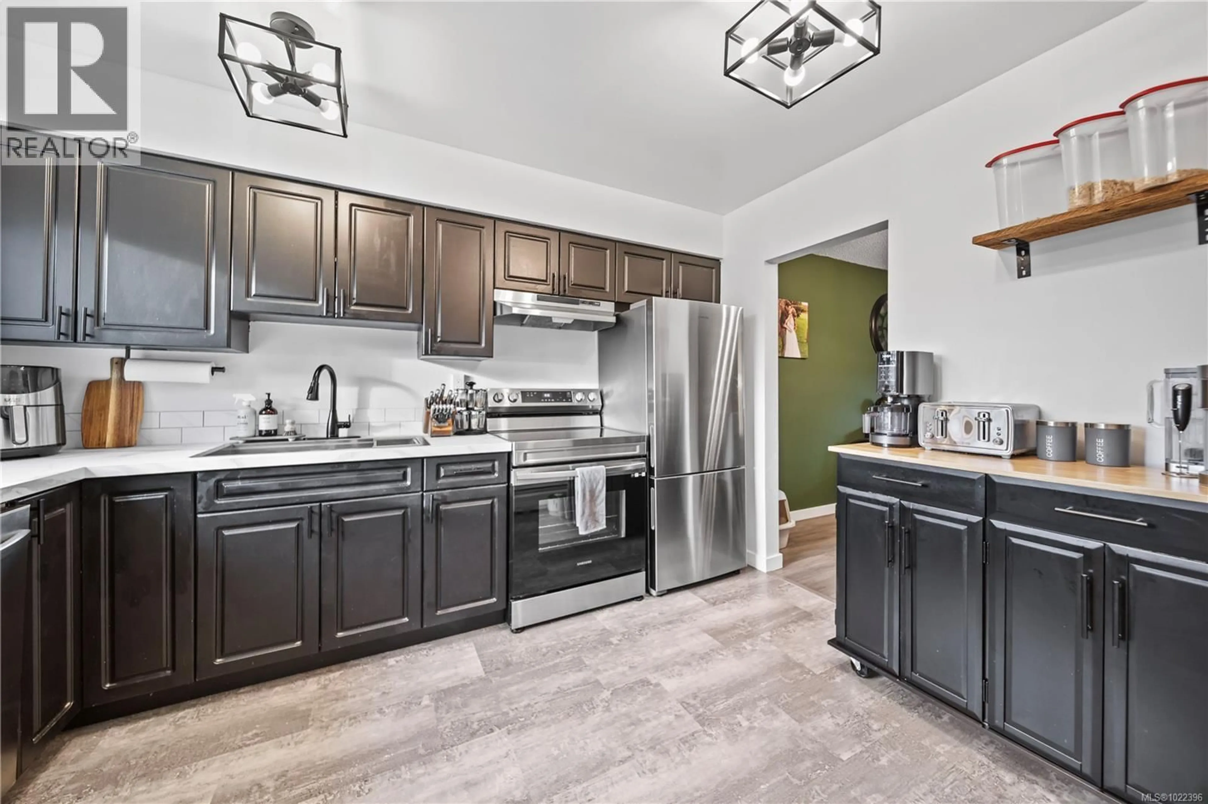 Open concept kitchen, ceramic/tile floor for 43 - 4110 KENDALL AVENUE, Port Alberni British Columbia V9Y5J1