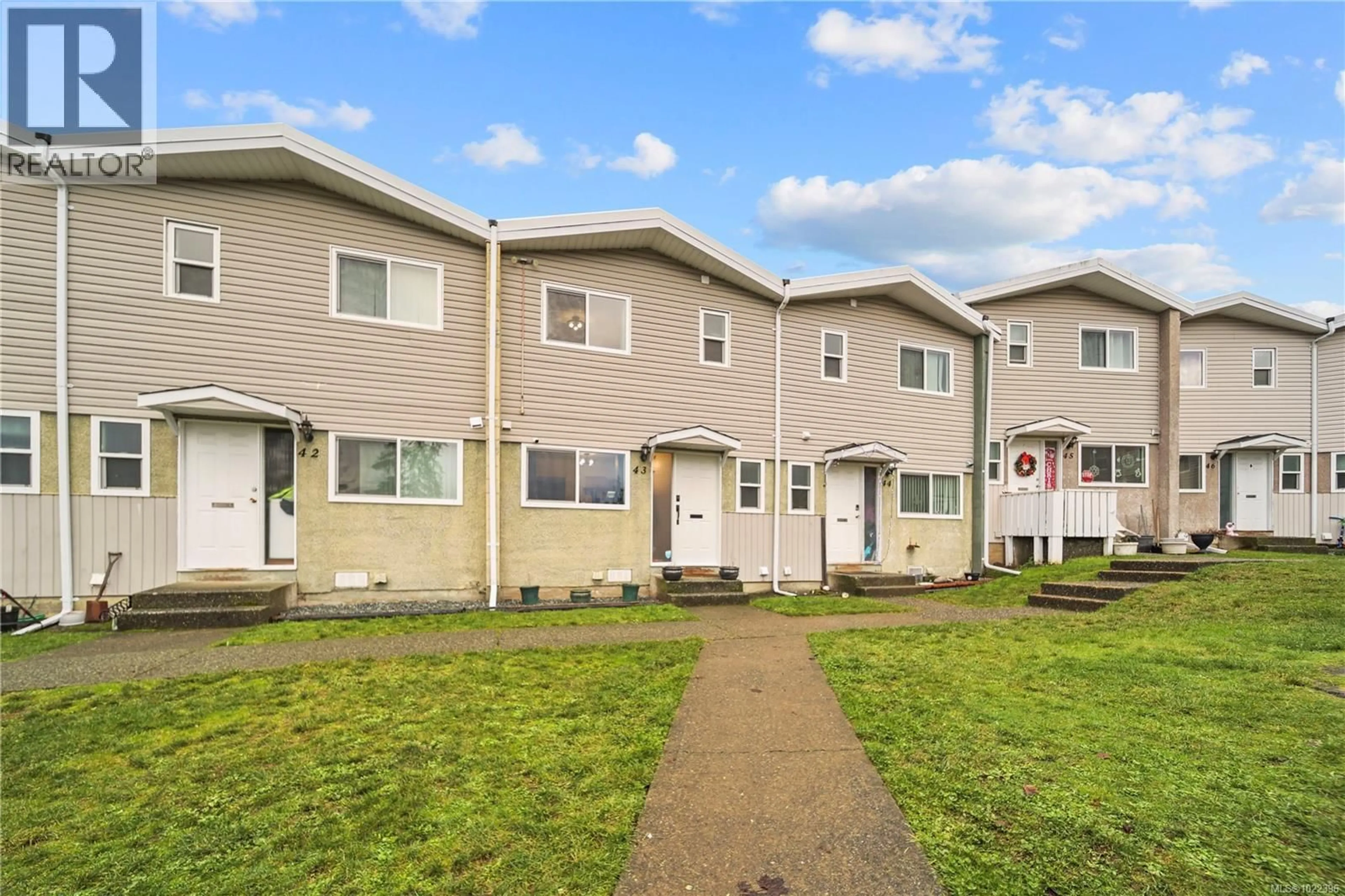 Home with vinyl exterior material, street for 43 - 4110 KENDALL AVENUE, Port Alberni British Columbia V9Y5J1