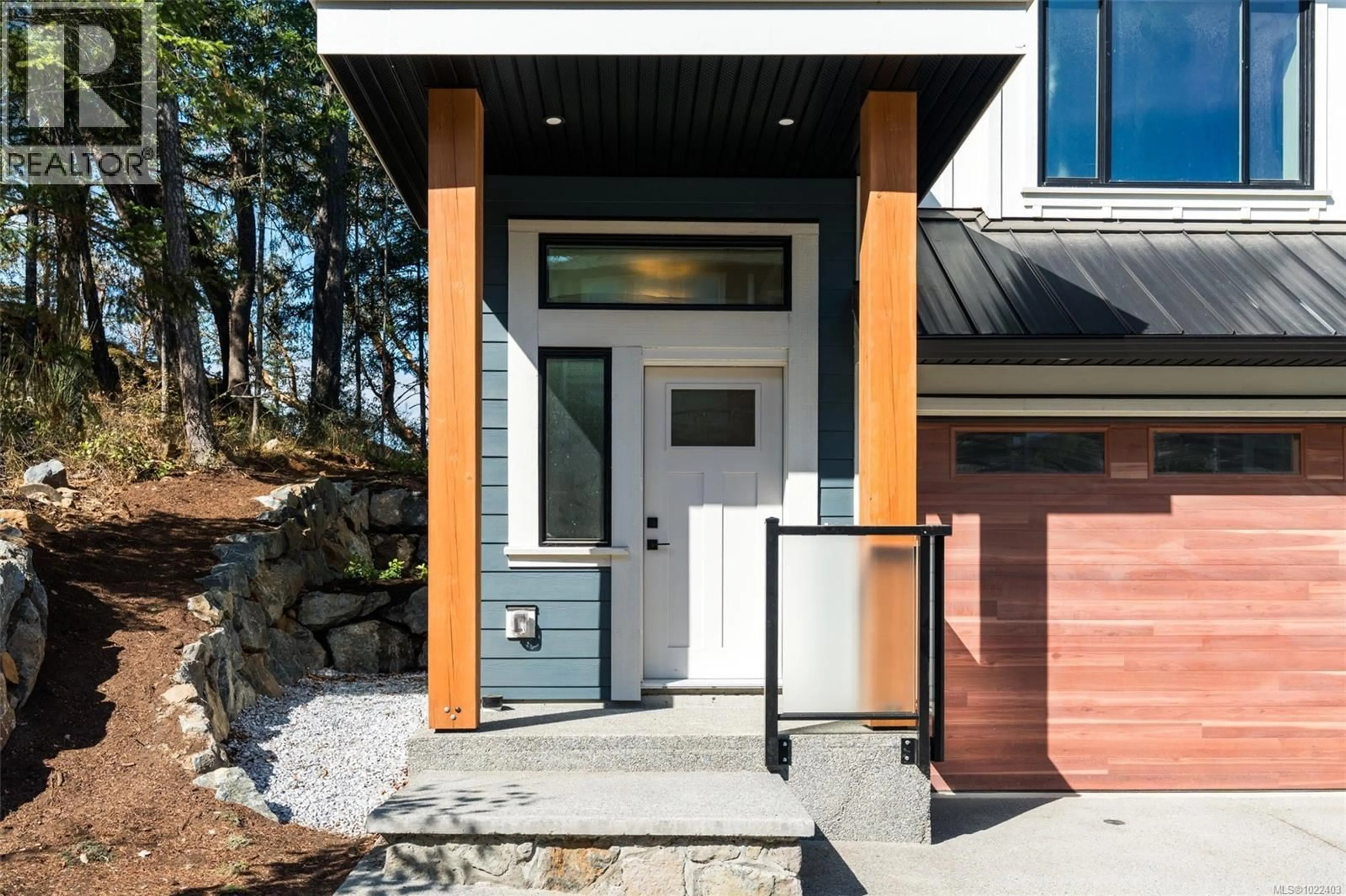 Indoor entryway for 2 - 571 BEZANTON WAY, Colwood British Columbia V9C0H2