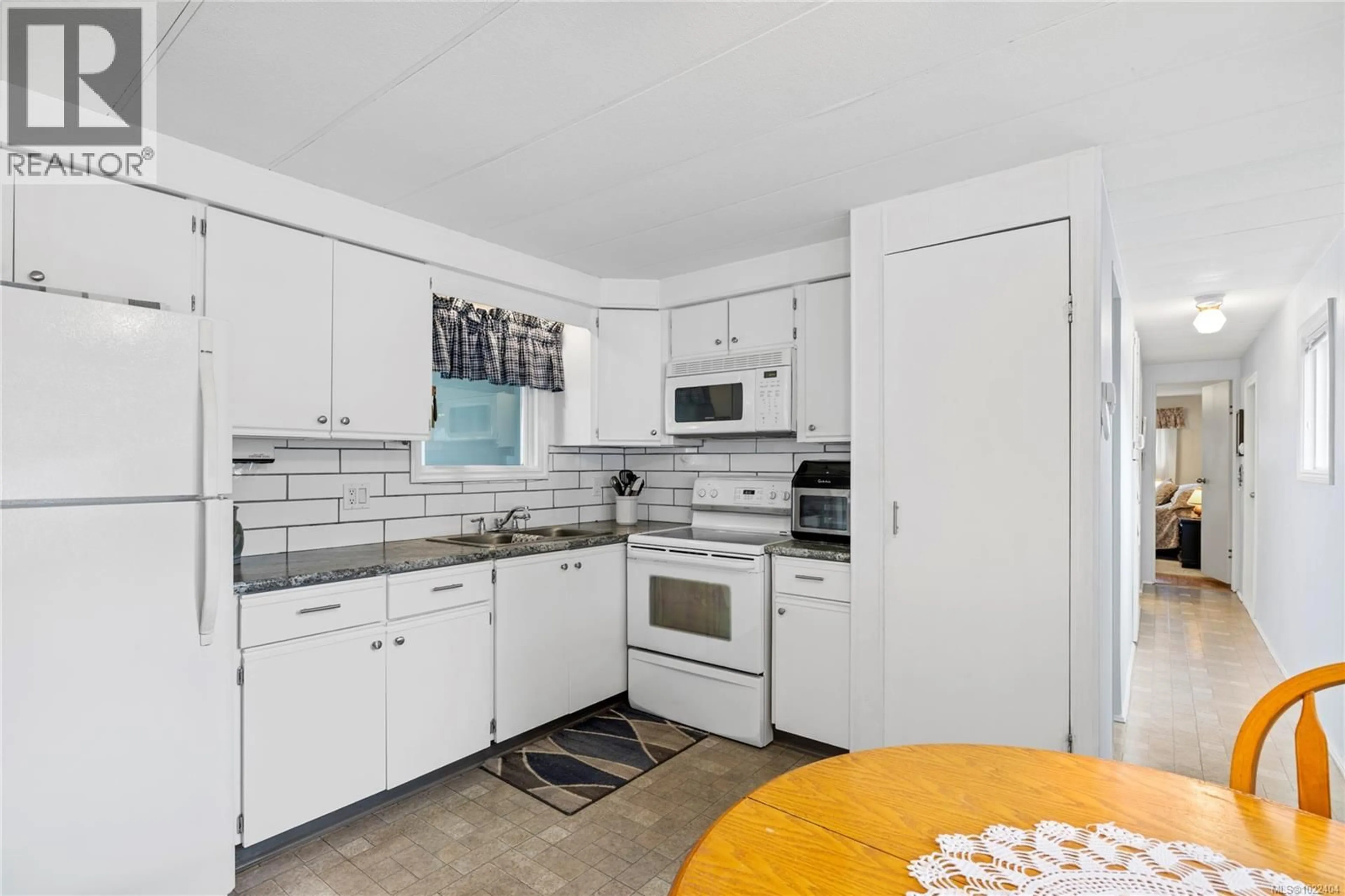 Standard kitchen, unknown for K - 394 CRAIG STREET, Parksville British Columbia V9P1L4