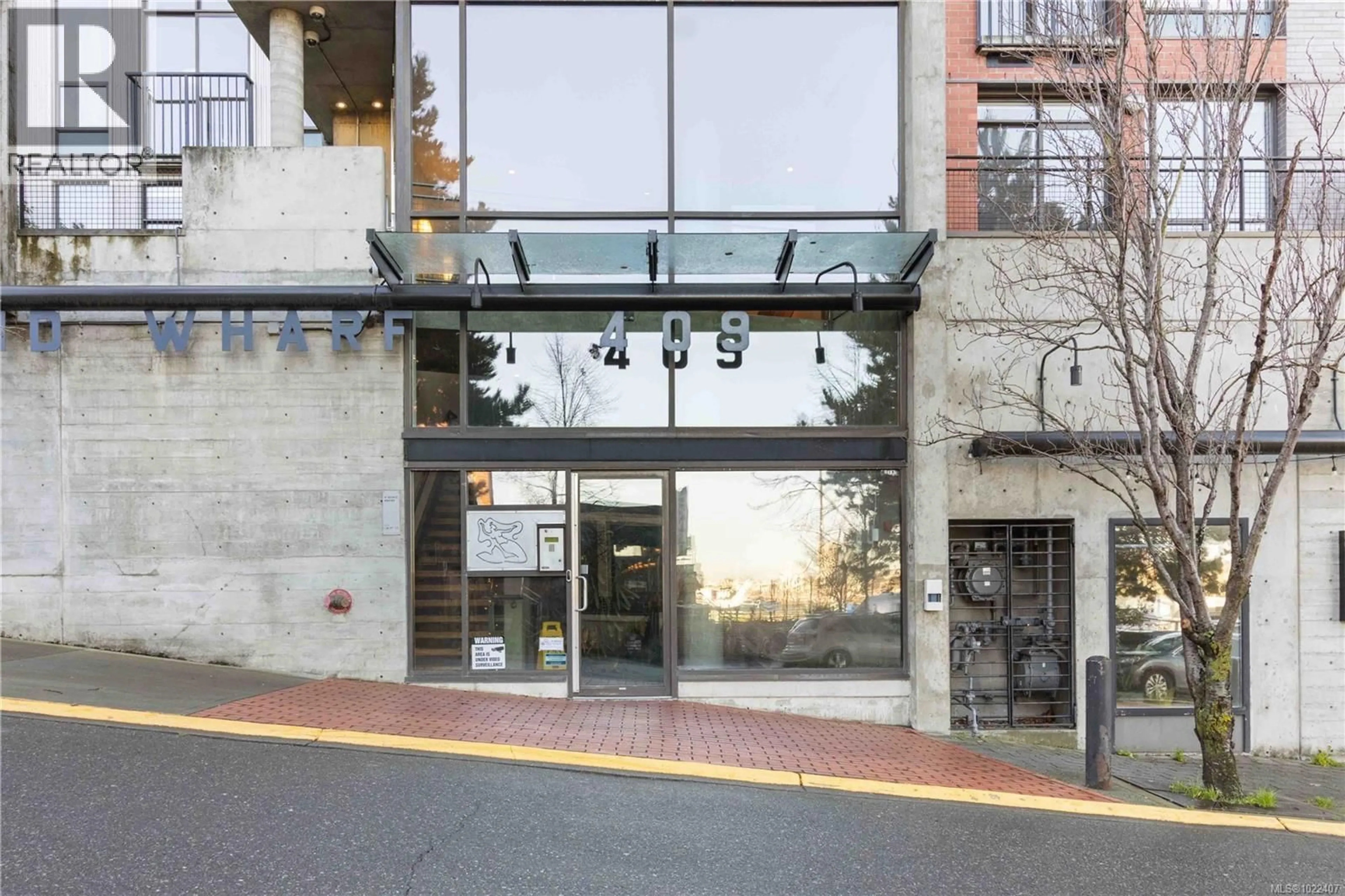 Indoor foyer for 117 - 409 SWIFT STREET, Victoria British Columbia V8W1S2