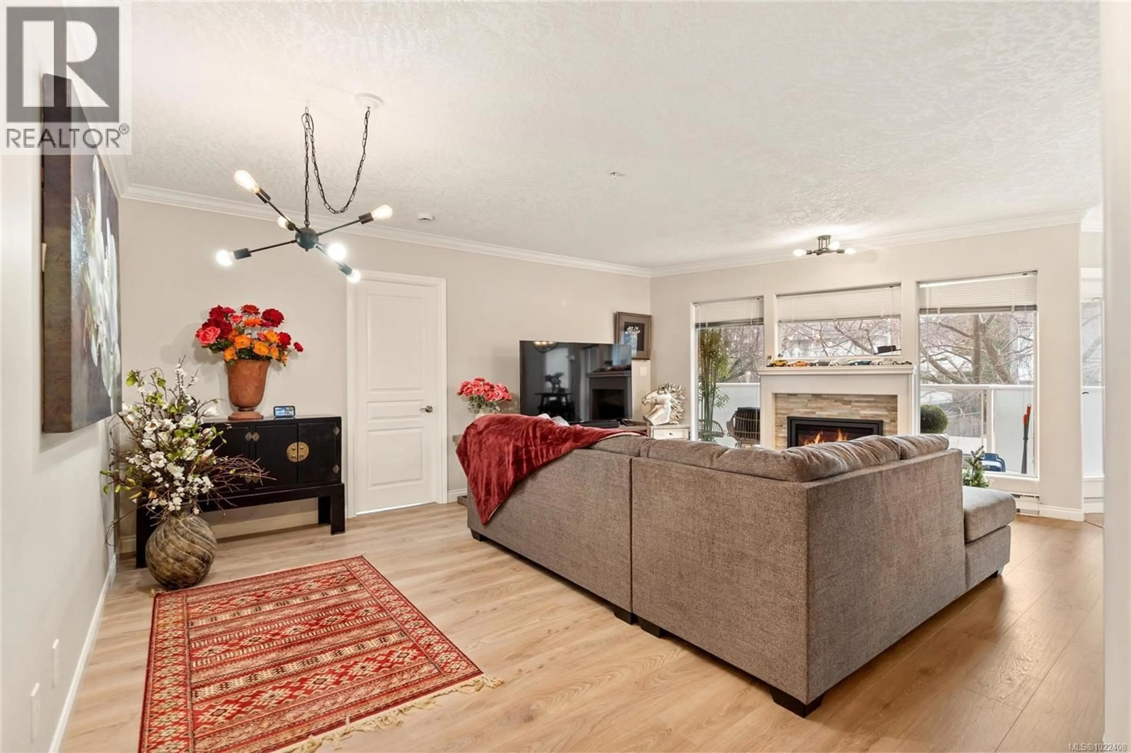 Living room with furniture, unknown for 121 - 405 QUEBEC STREET, Victoria British Columbia V8V4Z2