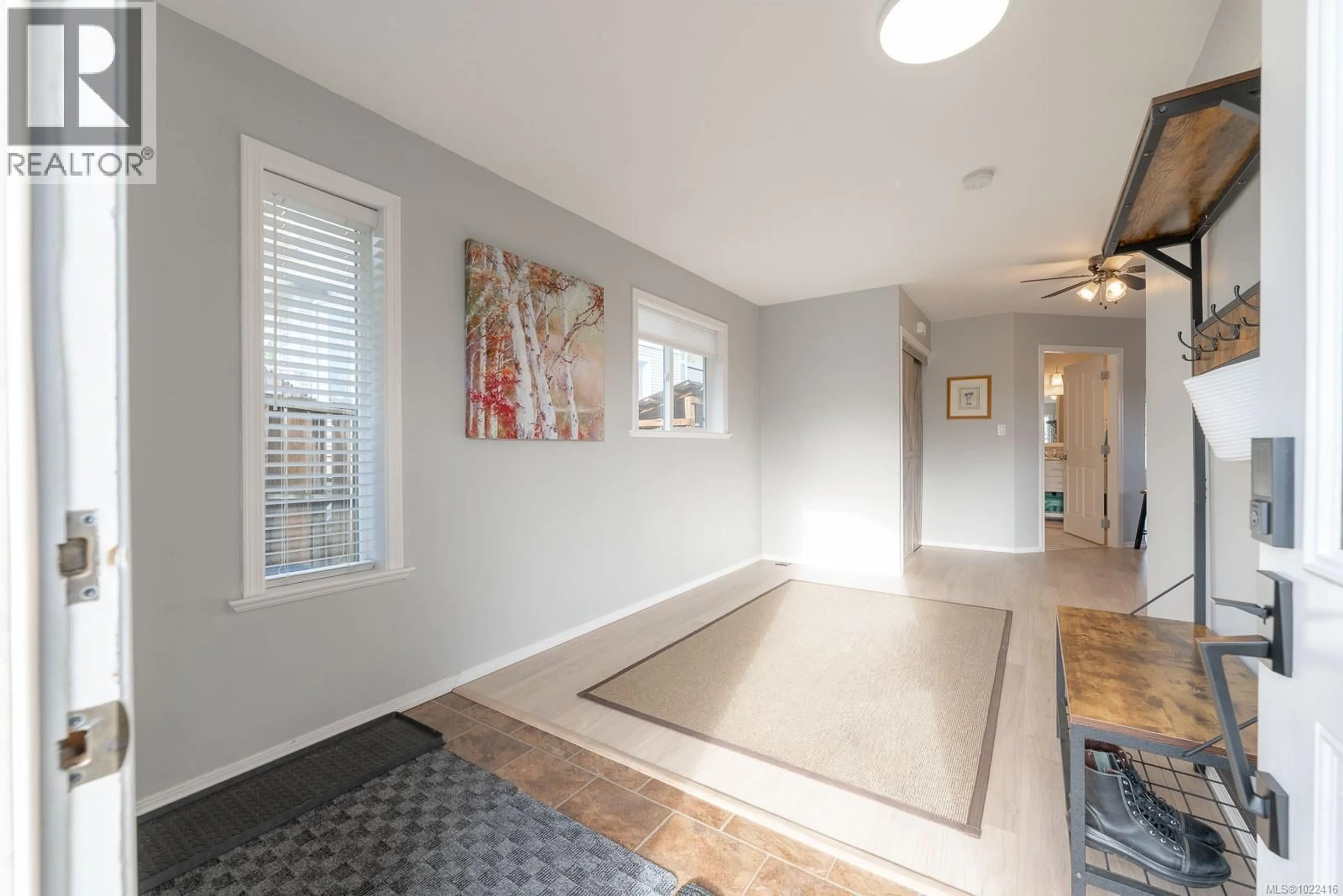 Indoor entryway for 6157 LAKEVIEW DRIVE, Duncan British Columbia V9L2G3