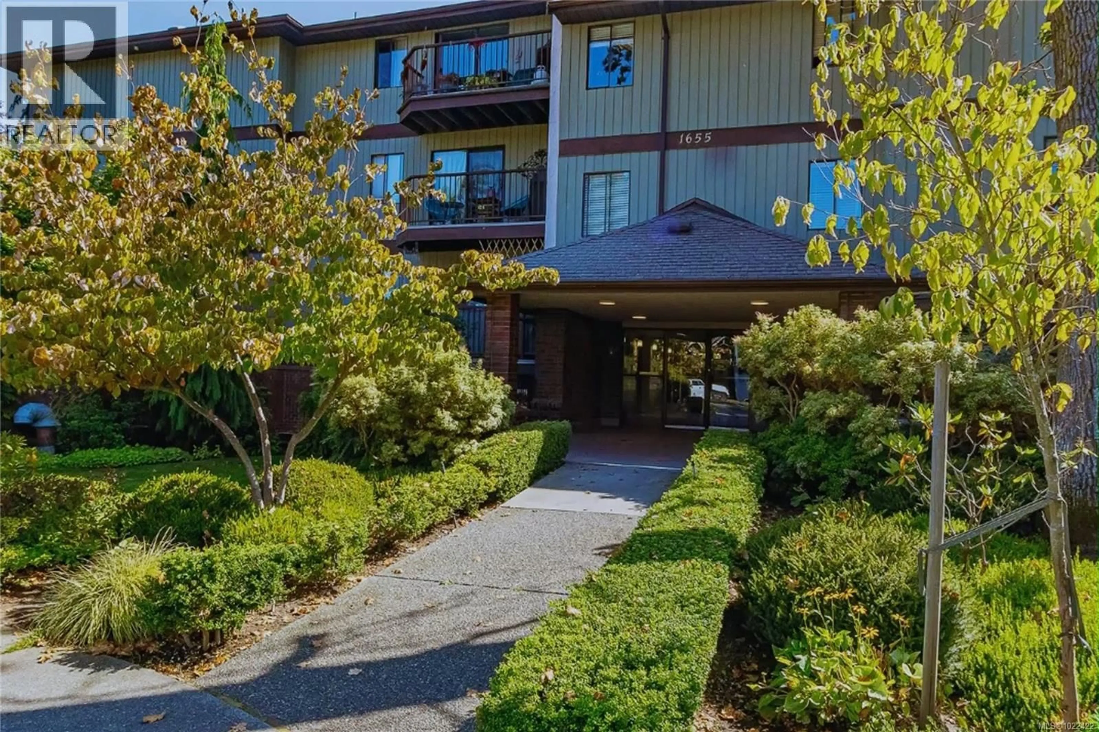 Patio, water/lake/river/ocean view for 412 - 1655 BEGBIE STREET, Victoria British Columbia V8R1L4
