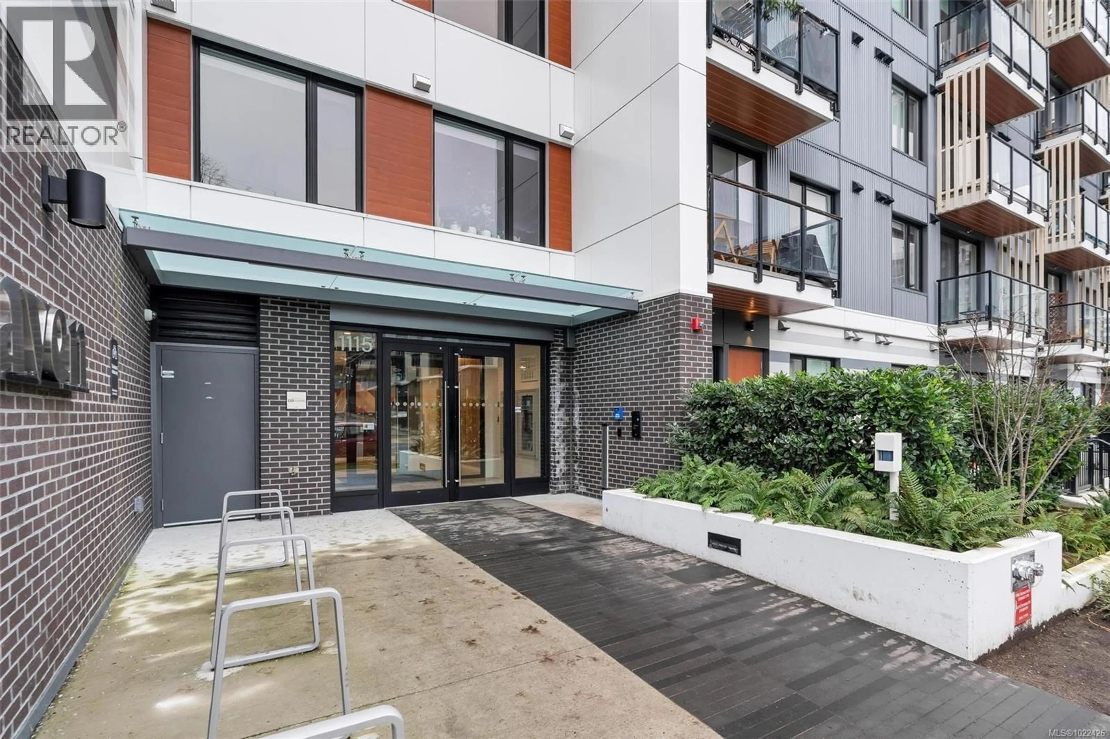 Patio, street for 417 - 1115 JOHNSON STREET, Victoria British Columbia V8V0H2