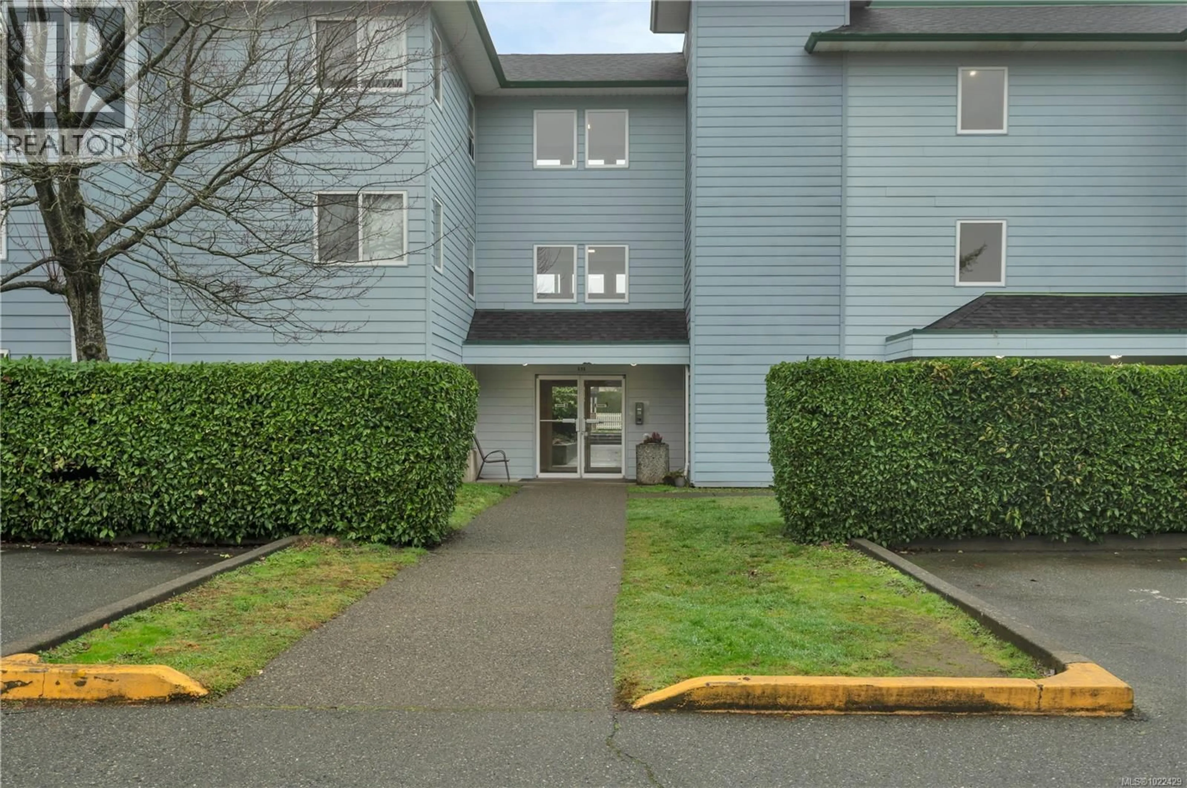 Patio, street for 205A - 698 ASPEN ROAD, Comox British Columbia V9M3S9