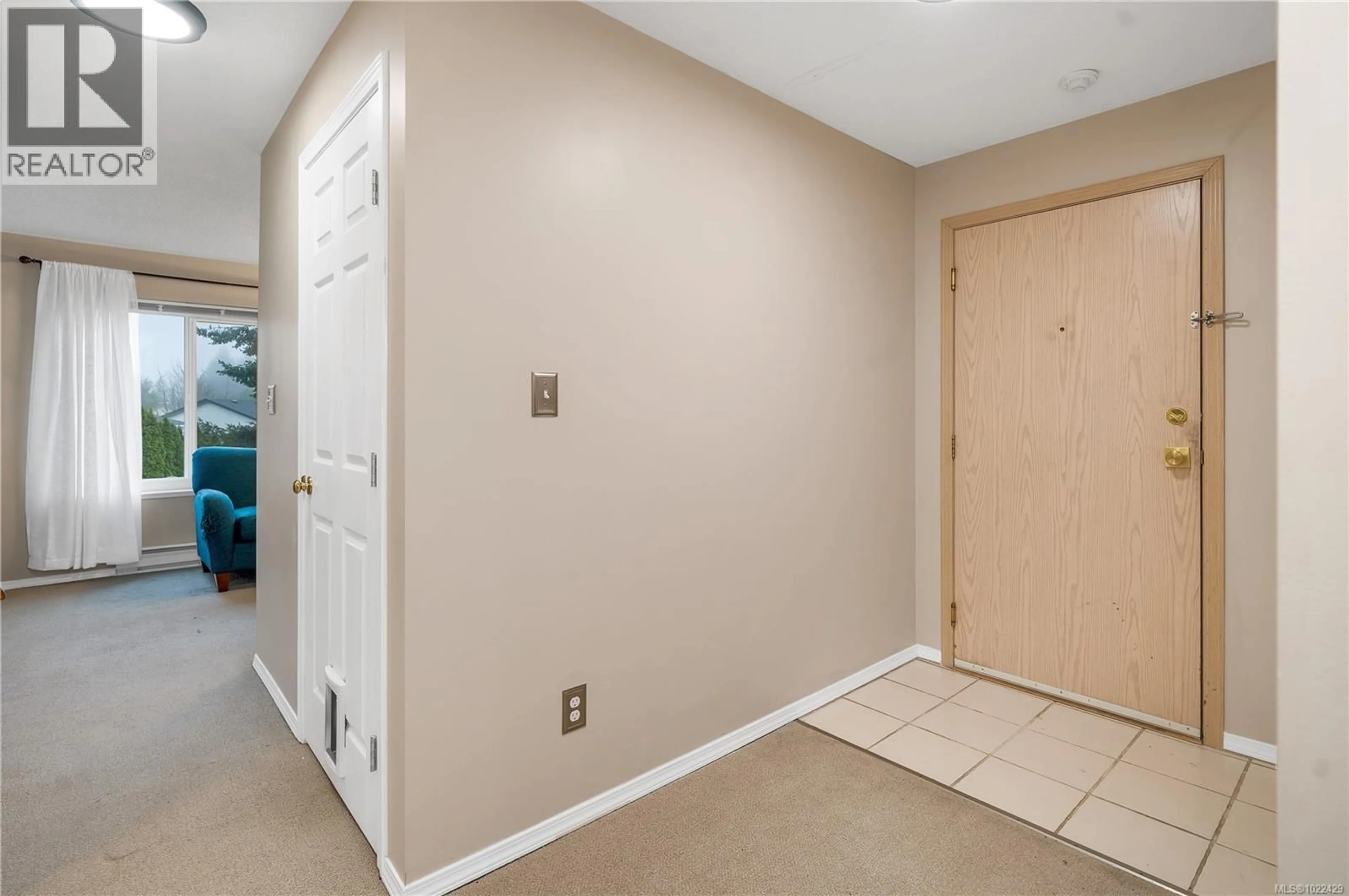Indoor entryway for 205A - 698 ASPEN ROAD, Comox British Columbia V9M3S9