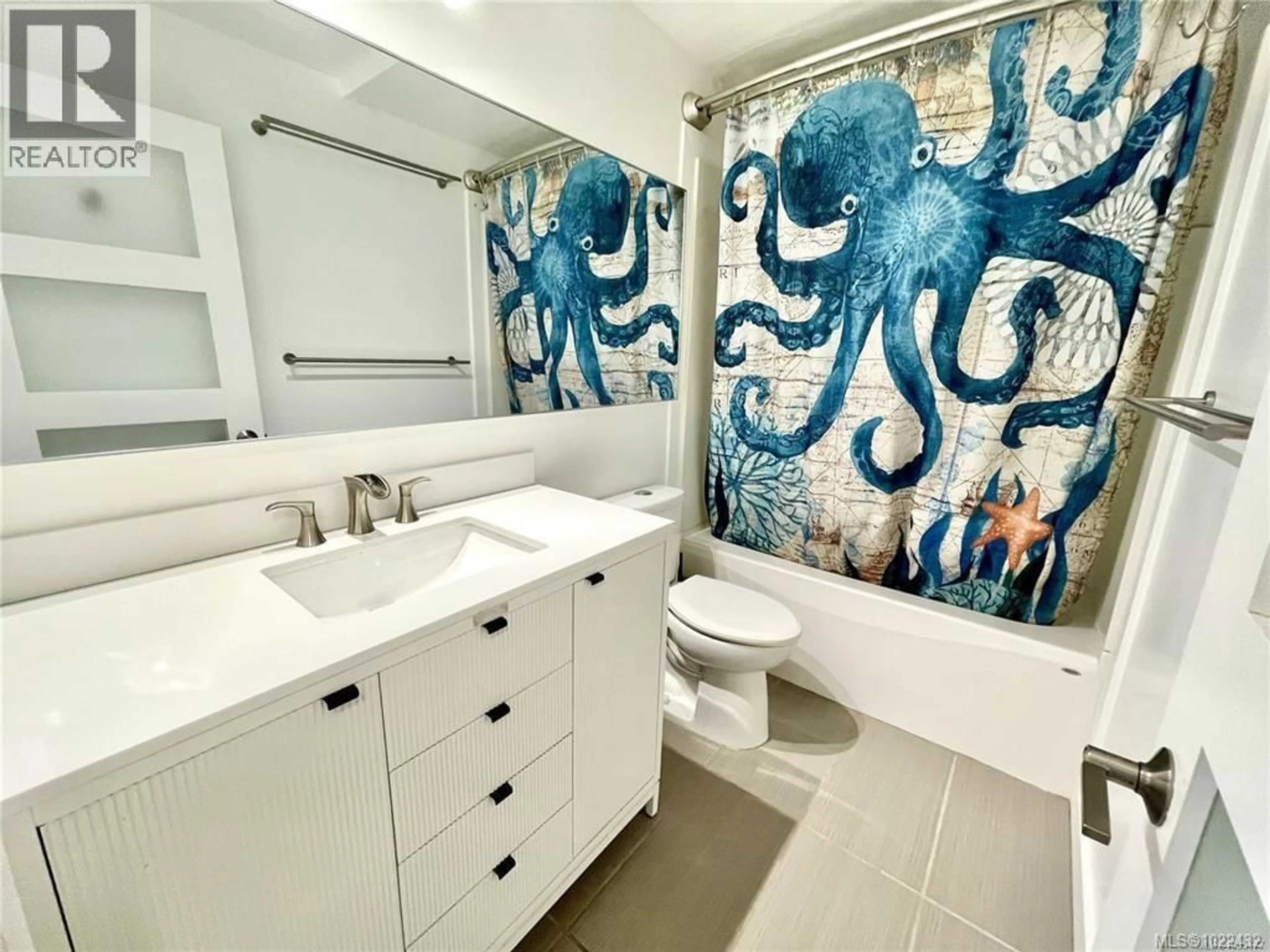 Contemporary bathroom, ceramic/tile floor for 106 - 1991 KALTASIN ROAD, Sooke British Columbia V9Z0B7