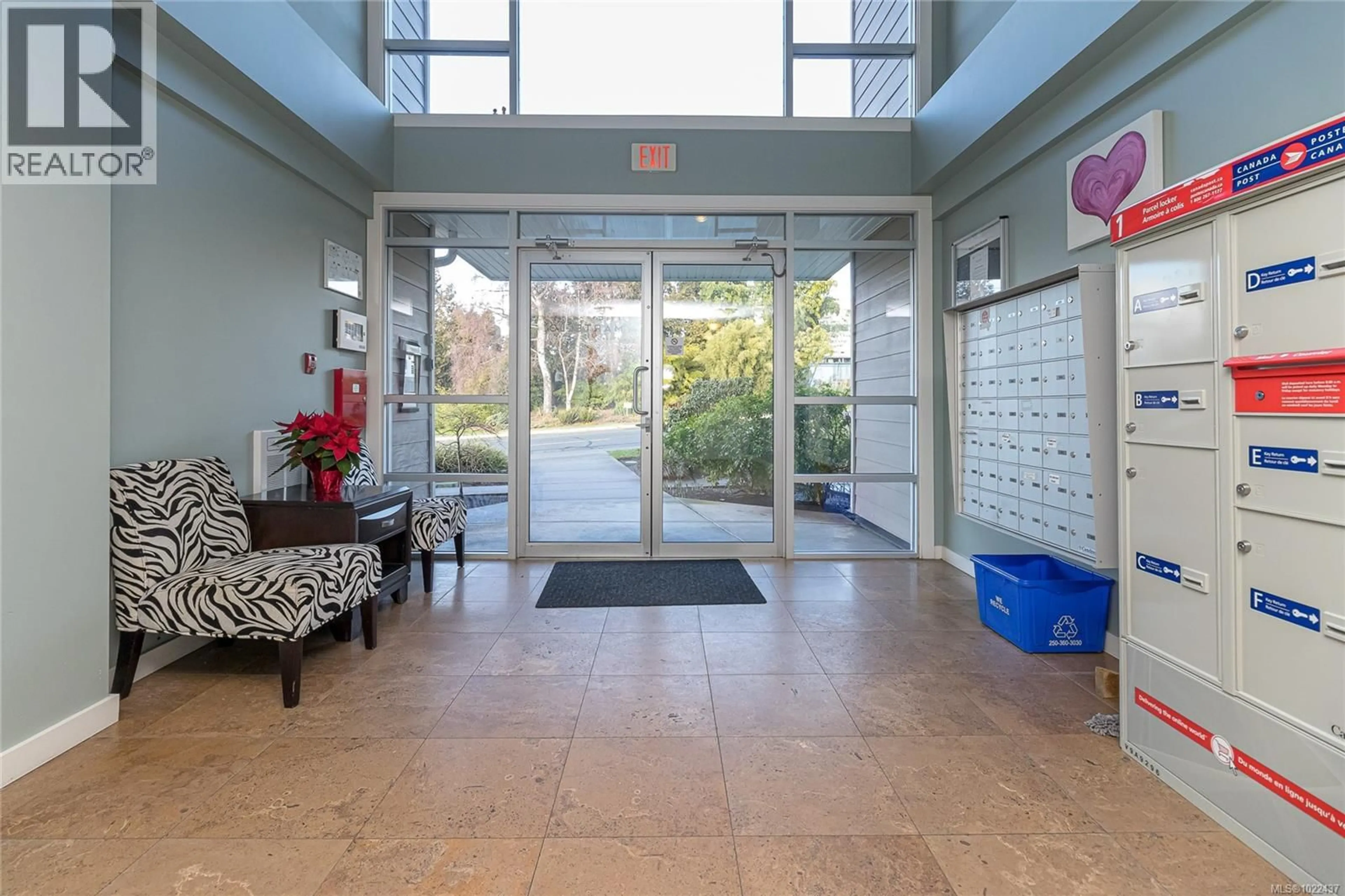 Indoor foyer for 313 - 1405 ESQUIMALT ROAD, Esquimalt British Columbia V9A0A4