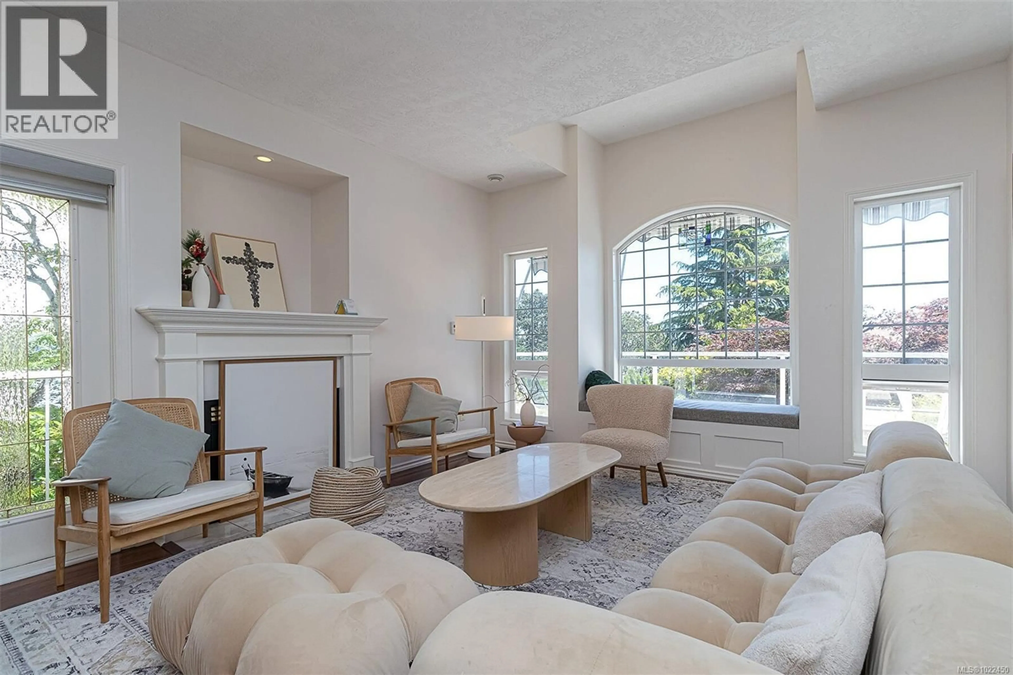 Living room with furniture, unknown for 2619 CRYSTALVIEW DRIVE, Langford British Columbia V9B5W5