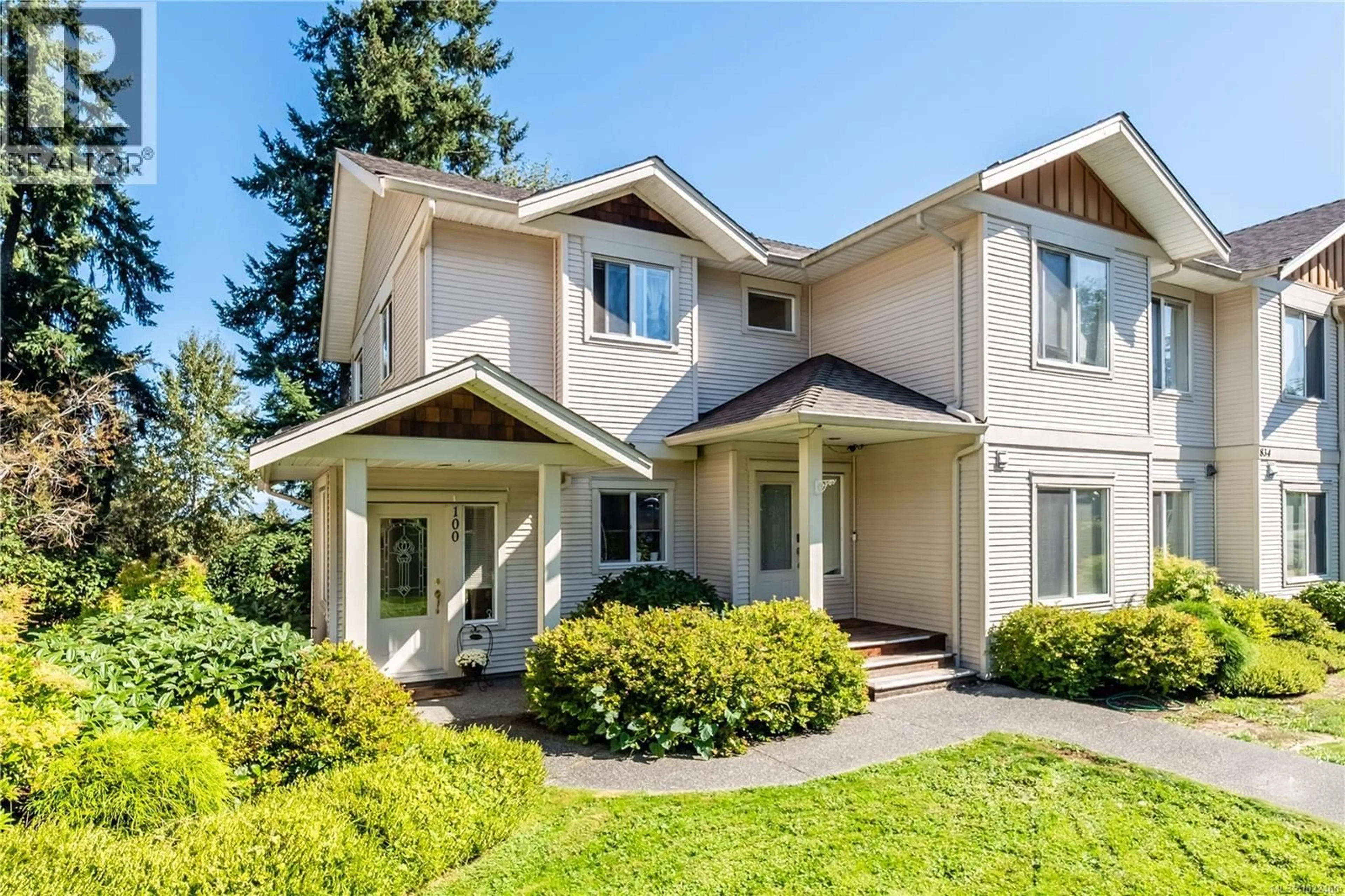 Home with vinyl exterior material, street for 100 - 834 VARSITY WAY, Nanaimo British Columbia V9R0A4
