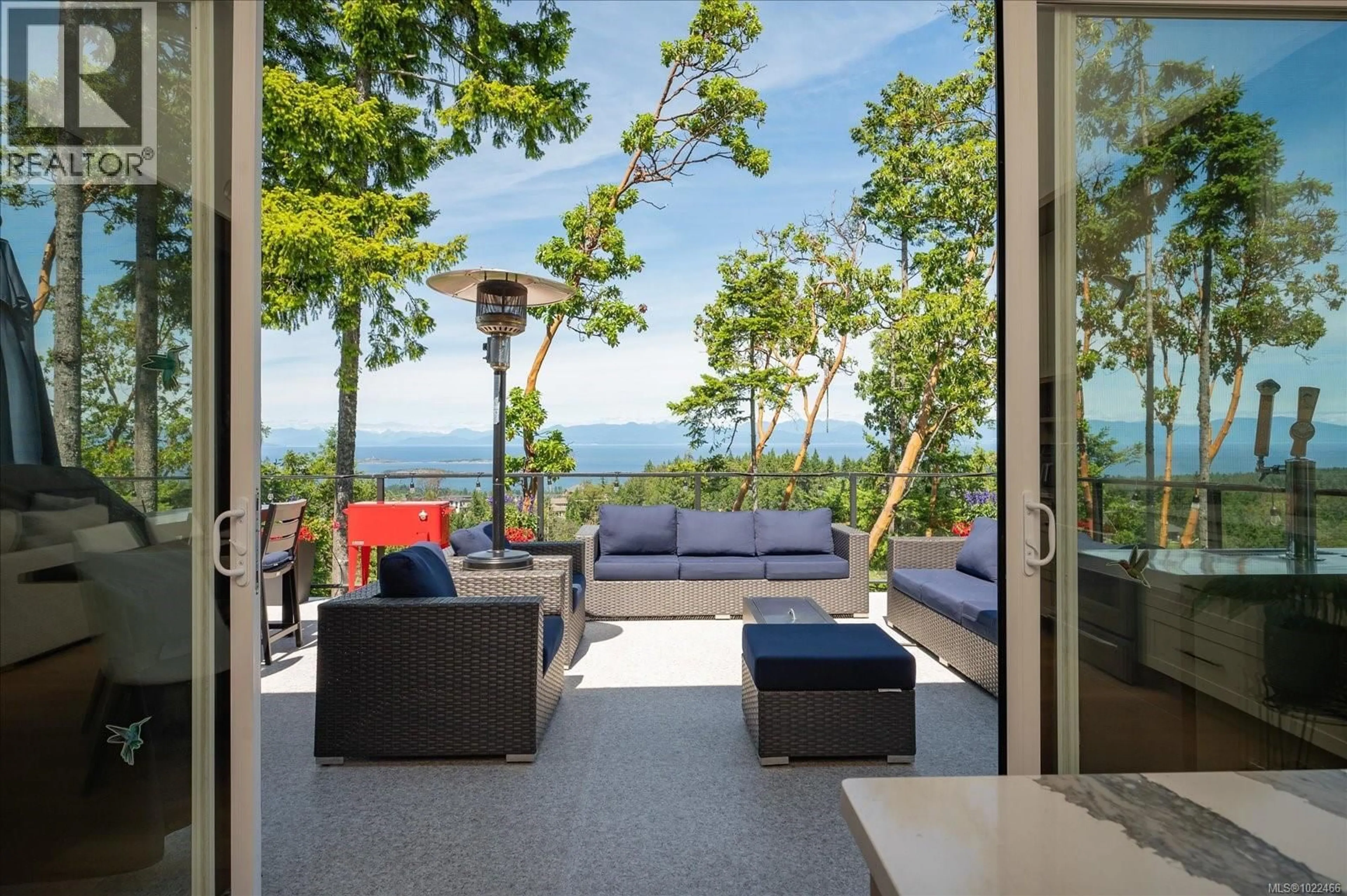 Patio, water/lake/river/ocean view for 7336 HIGH RIDGE CRESCENT, Lantzville British Columbia V0R2H0