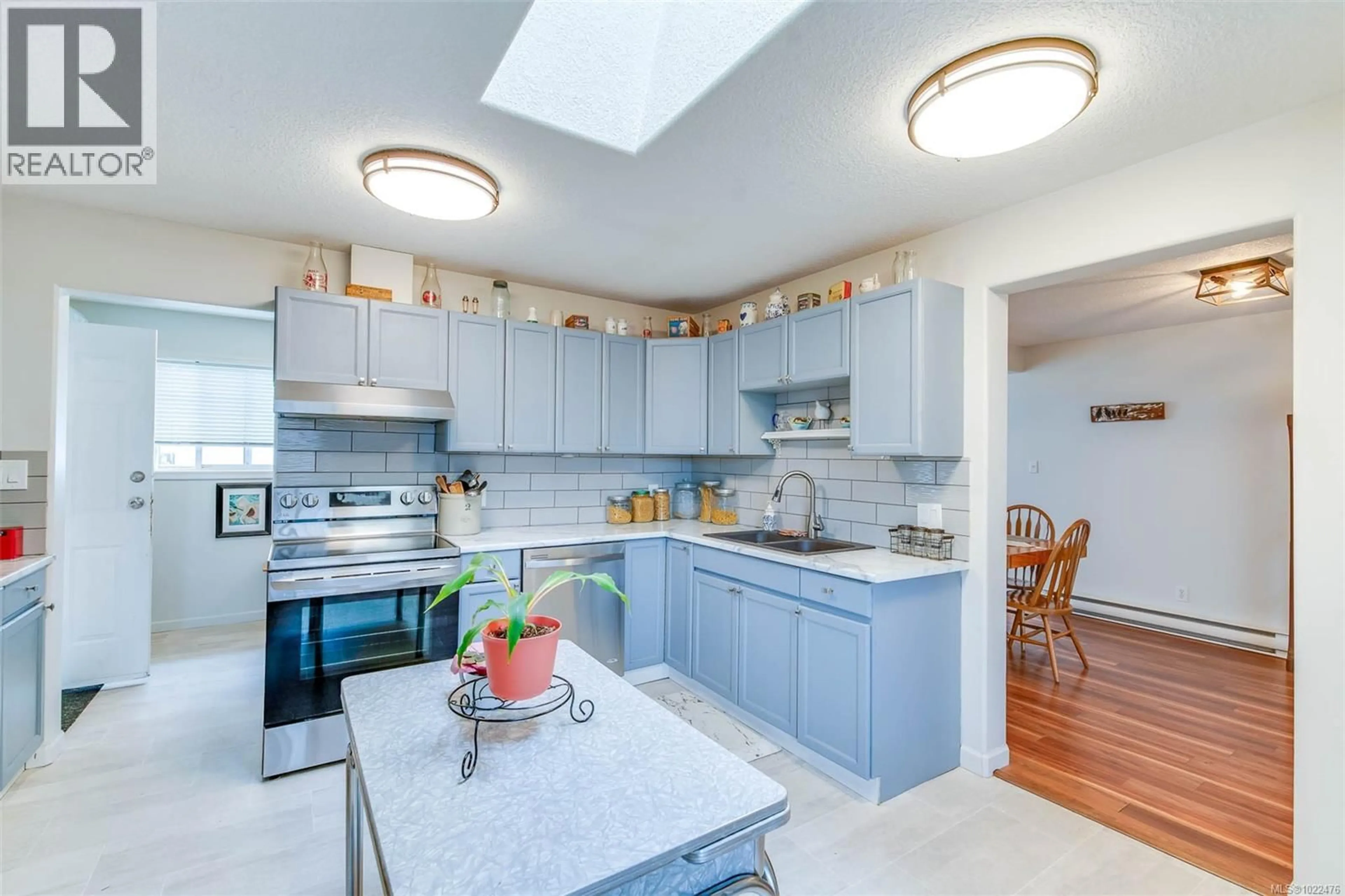 Open concept kitchen, ceramic/tile floor for 4711 MONTROSE STREET, Port Alberni British Columbia V9Y1M7