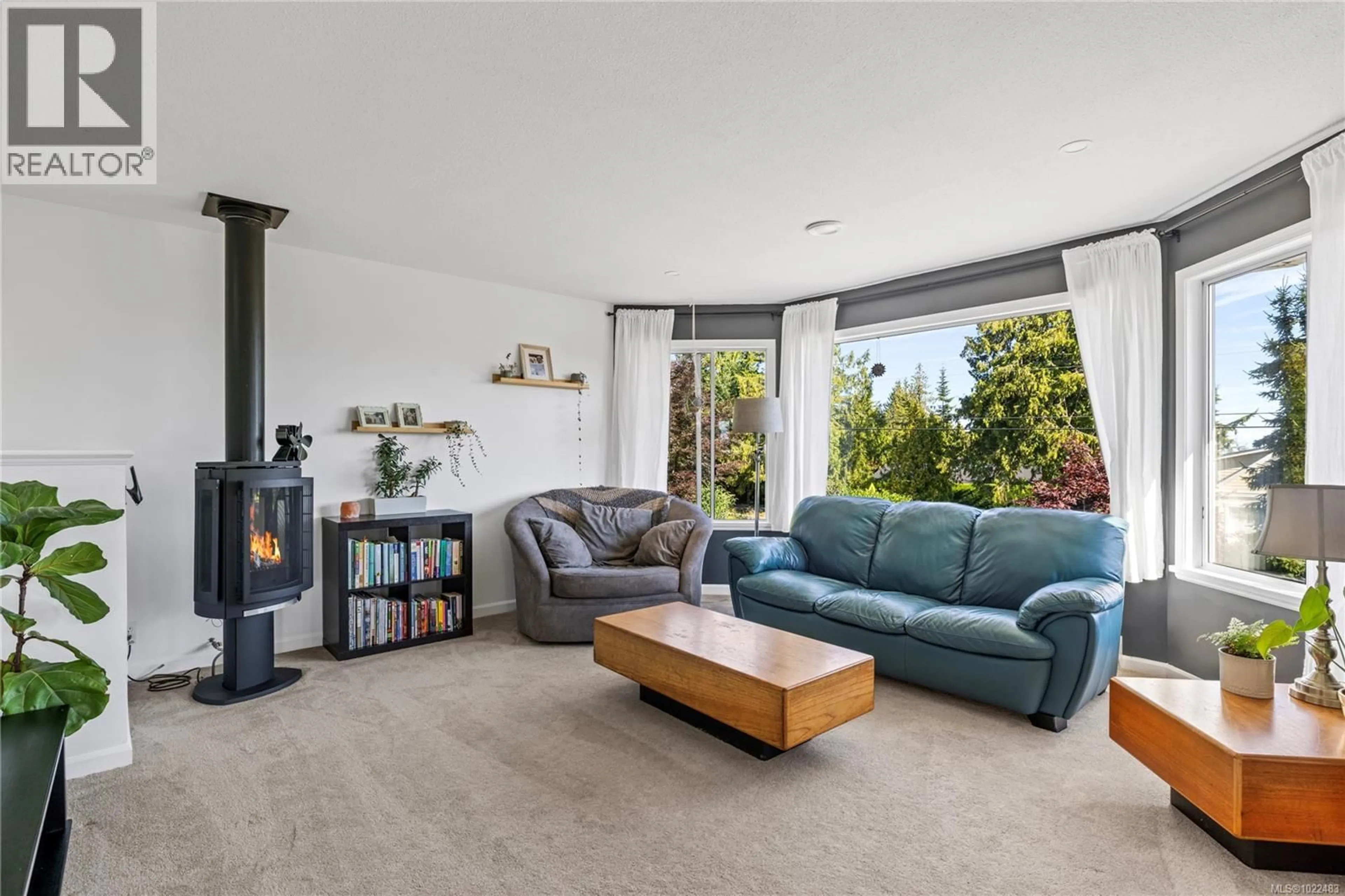 Living room with furniture, unknown for 1184 CENTRE ROAD, Qualicum Beach British Columbia V9K2G8