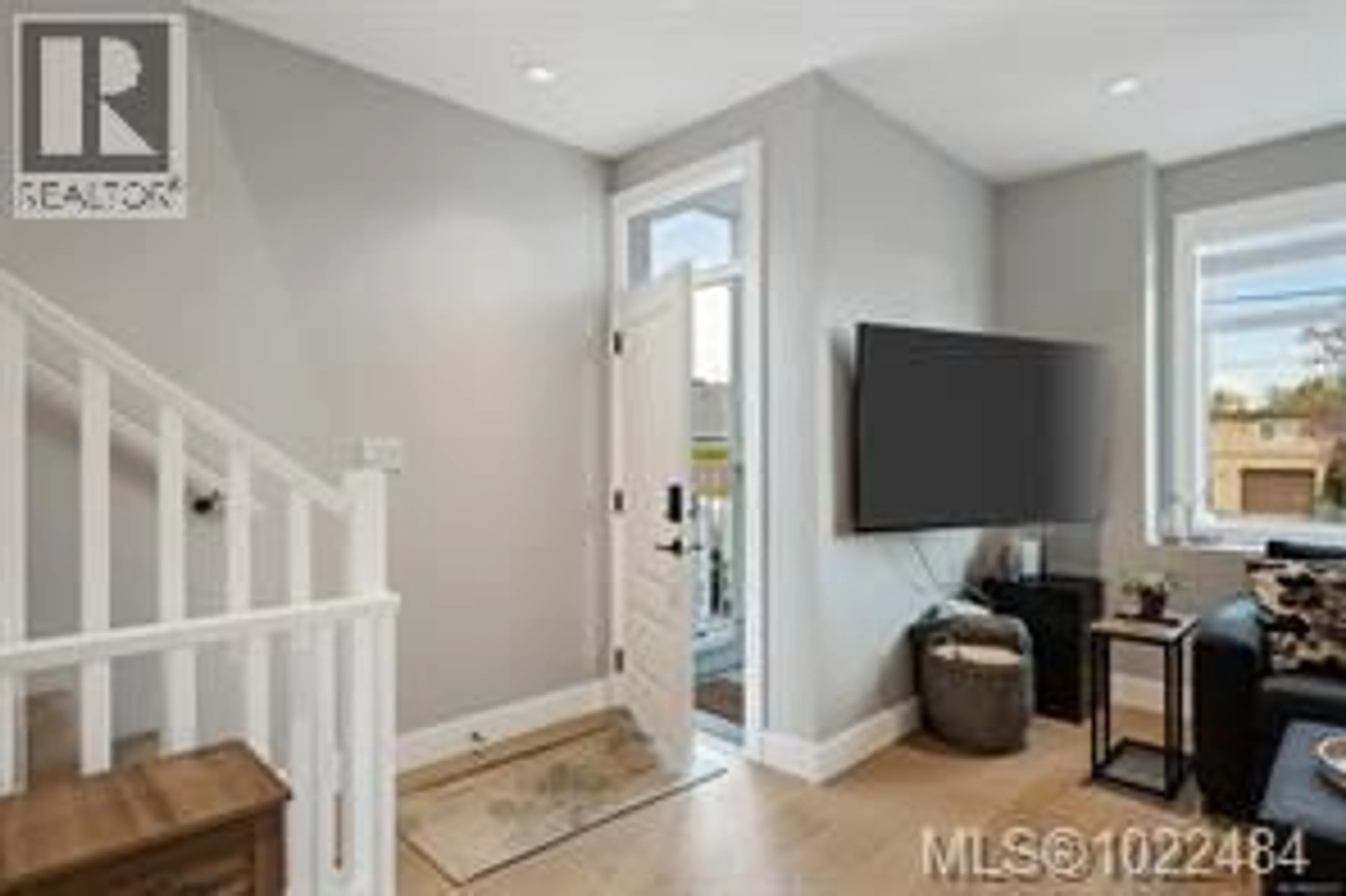 Unknown for 3 - 10480 RESTHAVEN DRIVE, Sidney British Columbia V8L3H7