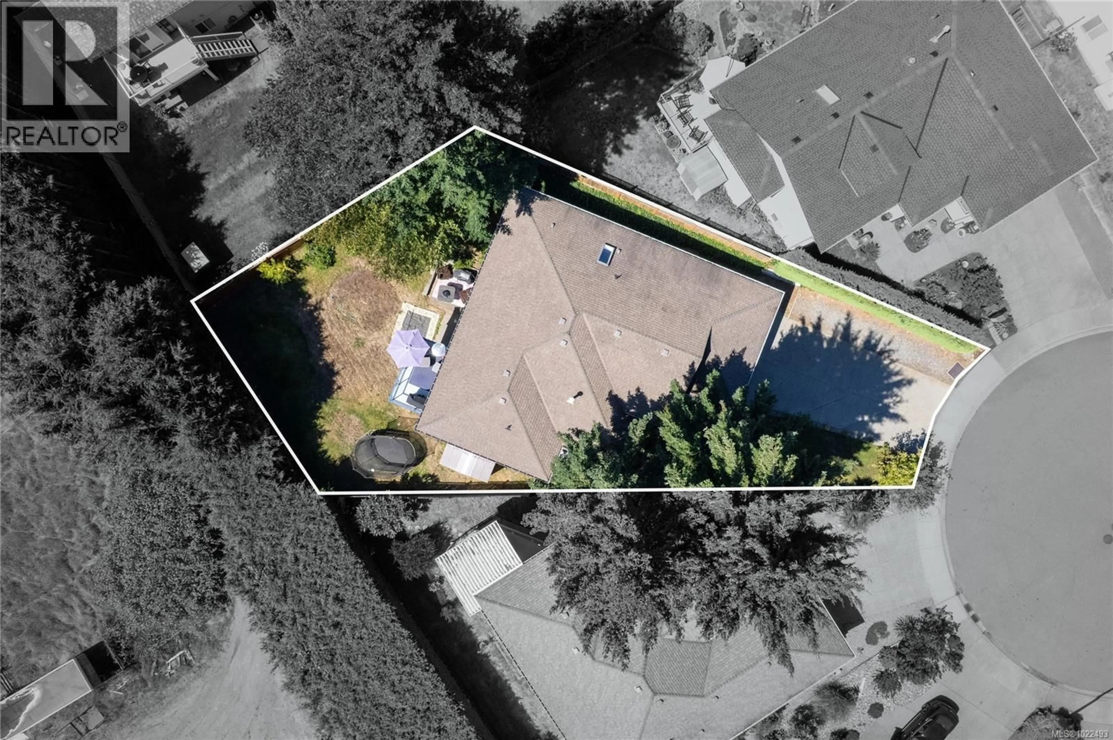 A pic from outside/outdoor area/front of a property/back of a property/a pic from drone, street for 6127 KIARA PLACE, Nanaimo British Columbia V9T6H6