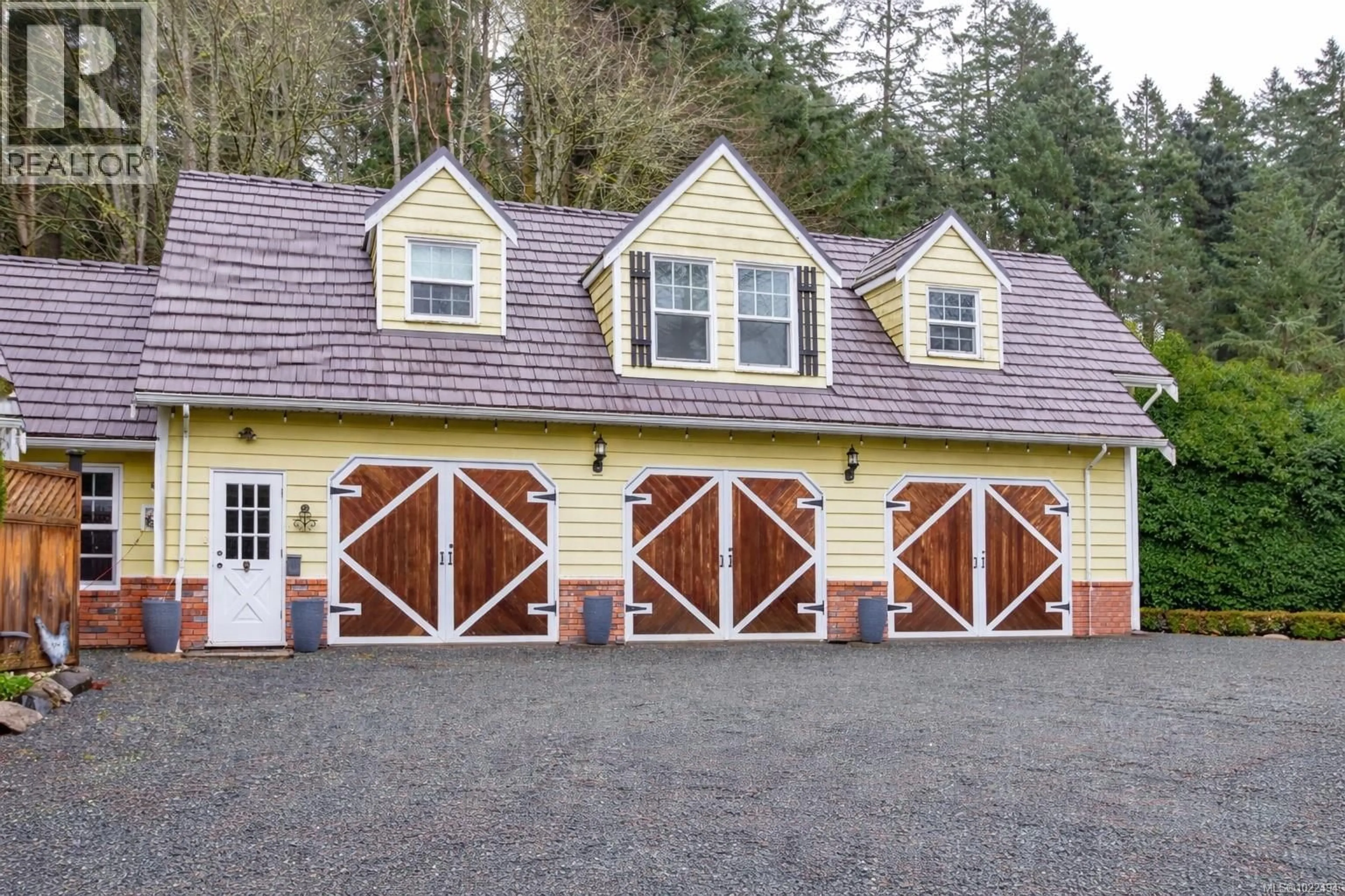 Indoor garage for 1208 TATLOW ROAD, North Saanich British Columbia V8L5P3