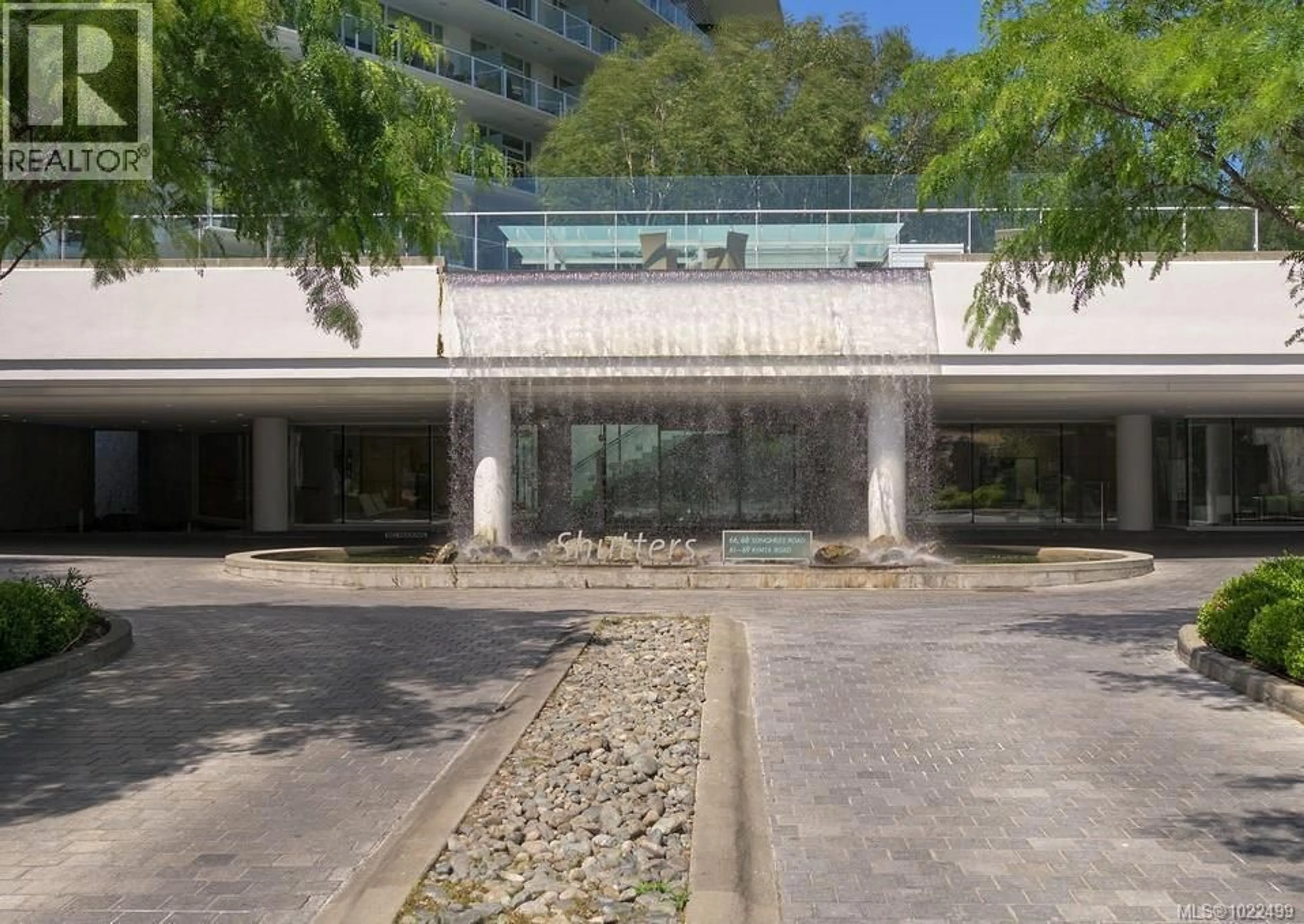 Indoor foyer for 302 - 66 SONGHEES ROAD, Victoria British Columbia V9A0A2