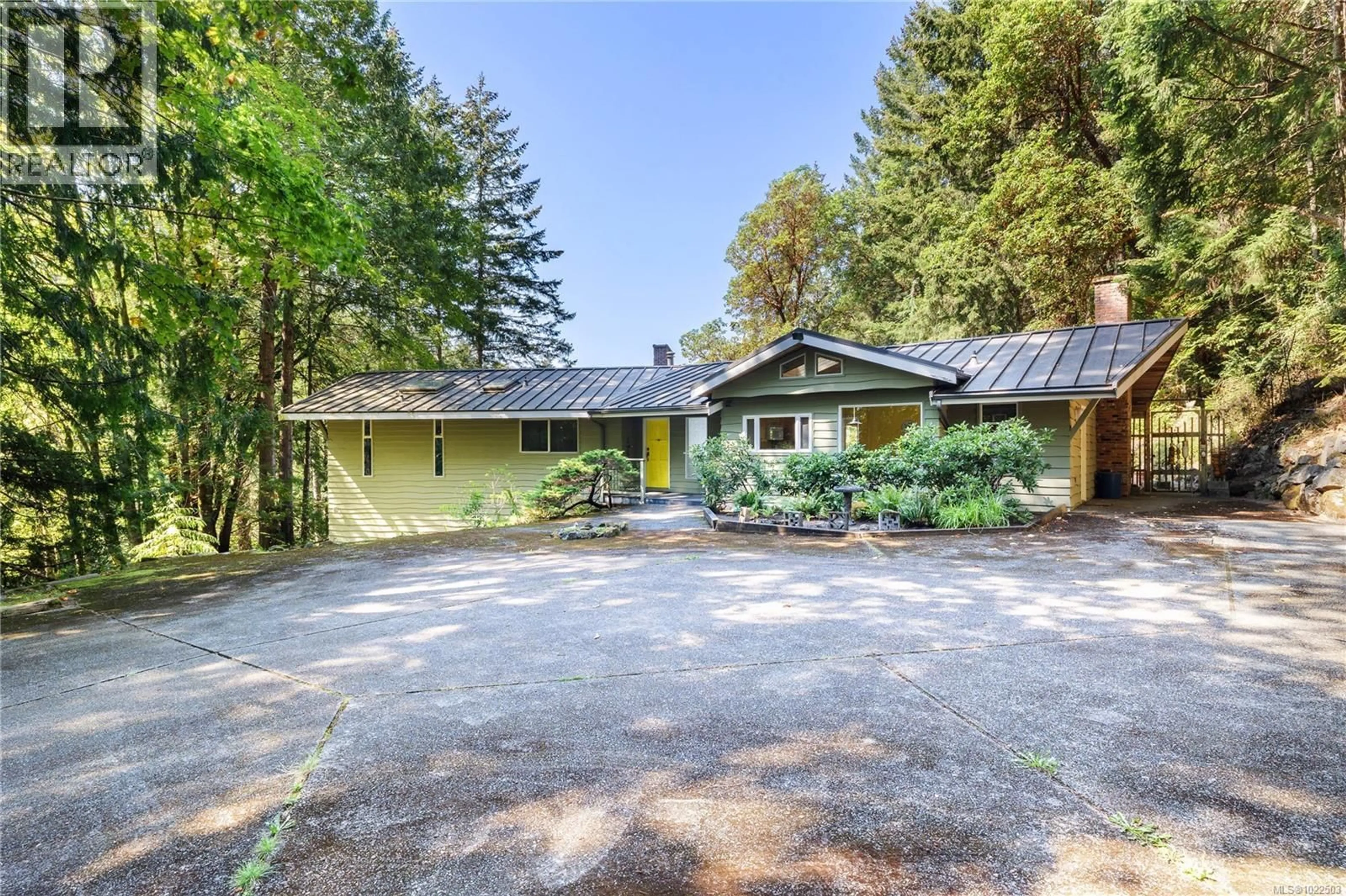 A pic from outside/outdoor area/front of a property/back of a property/a pic from drone, unknown for 212 SUNSET DRIVE, Salt Spring British Columbia V8K1L4