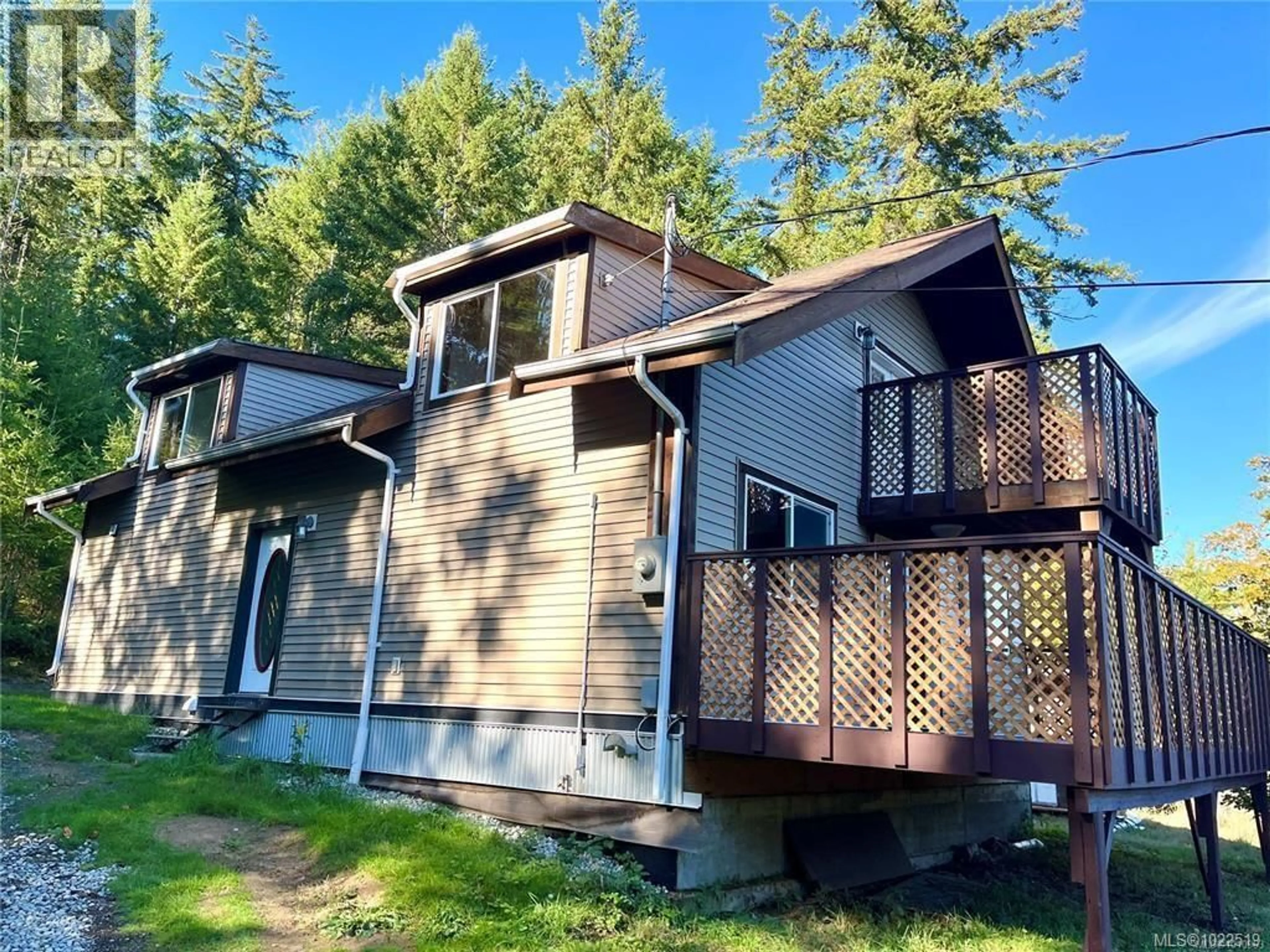A pic from outside/outdoor area/front of a property/back of a property/a pic from drone, unknown for 2031 WARING ROAD, Nanaimo British Columbia V9X1V1