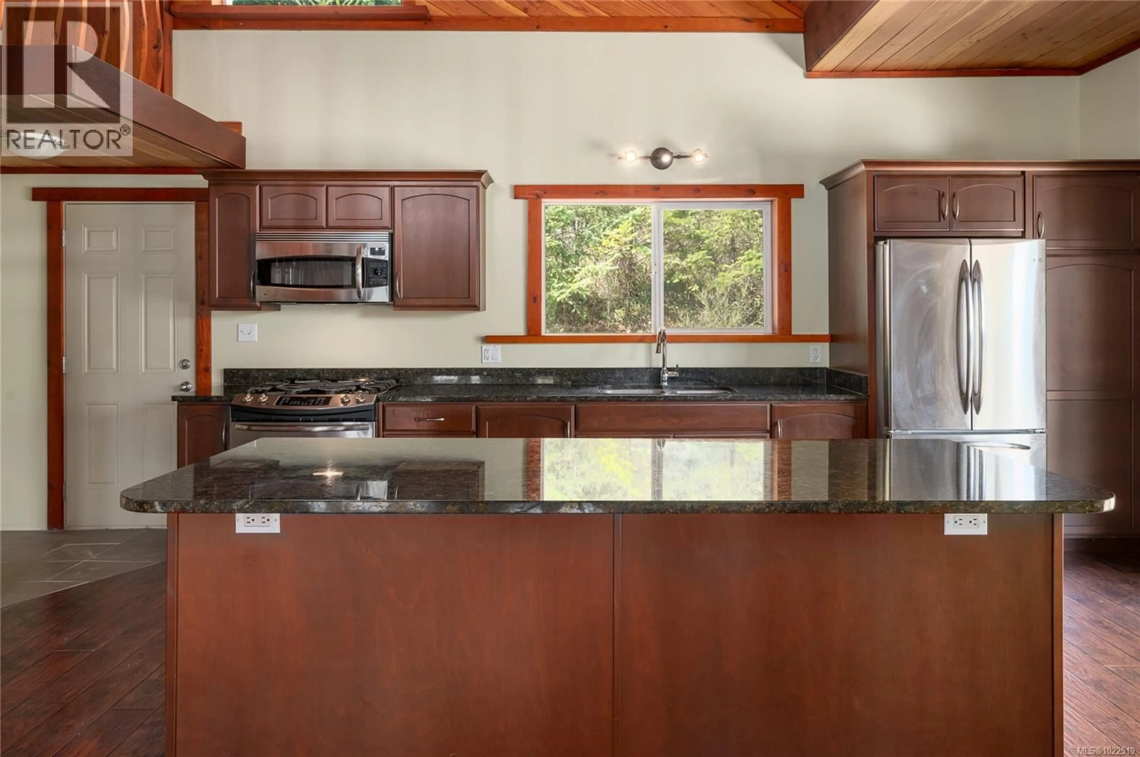 Open concept kitchen, ceramic/tile floor for 2031 WARING ROAD, Nanaimo British Columbia V9X1V1