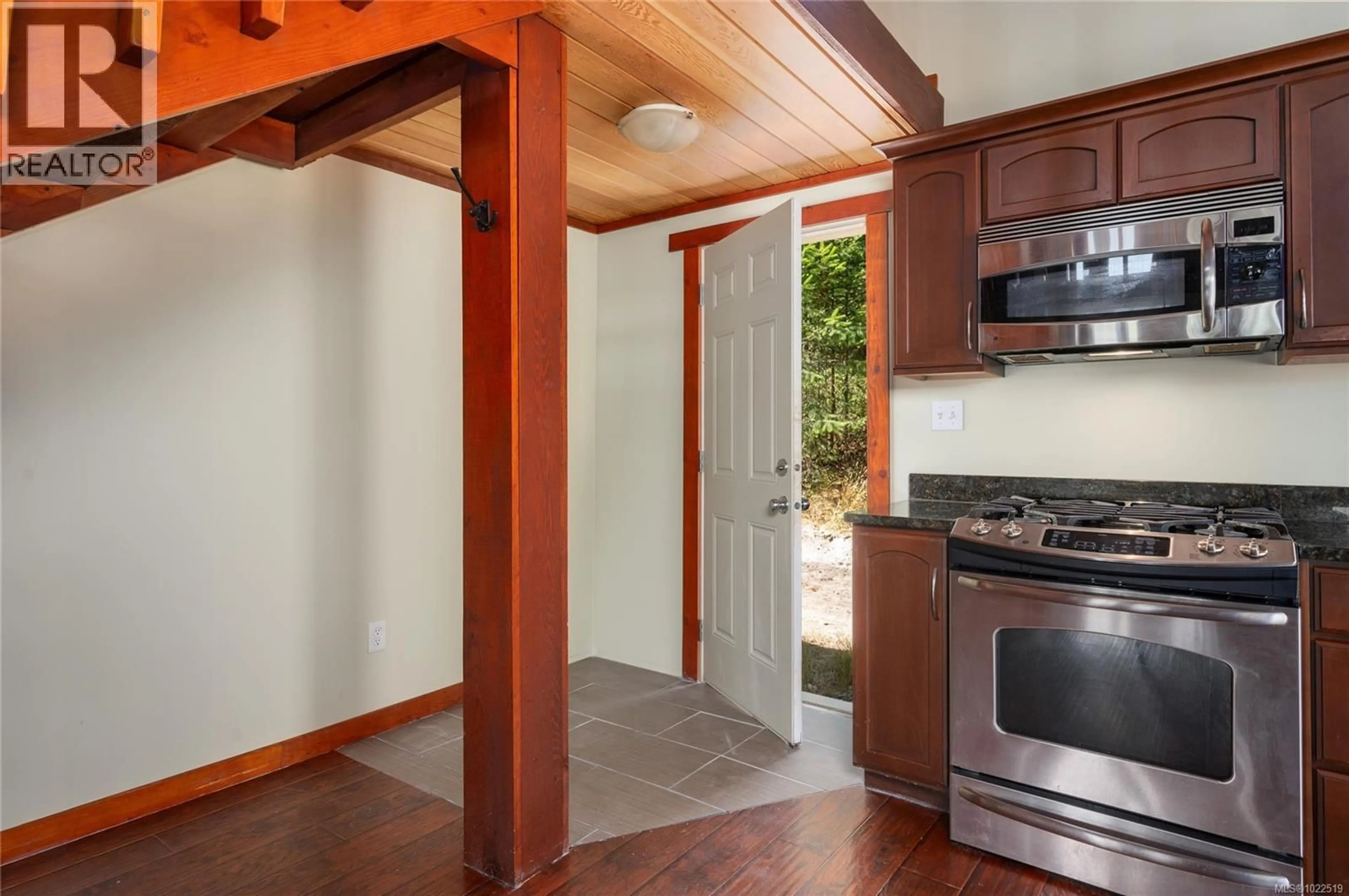 Open concept kitchen, unknown for 2031 WARING ROAD, Nanaimo British Columbia V9X1V1