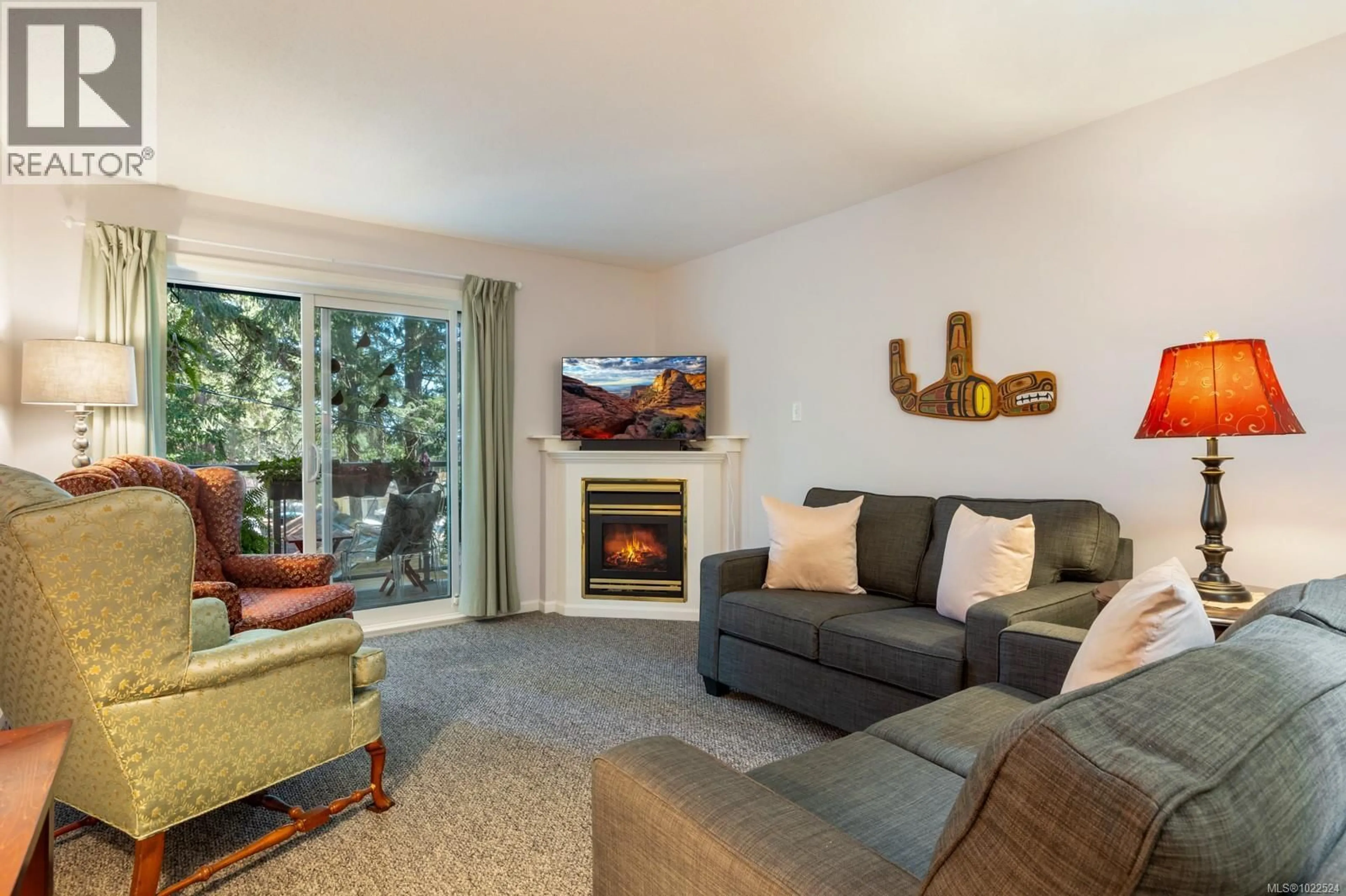 Living room with furniture, unknown for 206 - 1970 COMOX AVENUE, Comox British Columbia V9M3M7