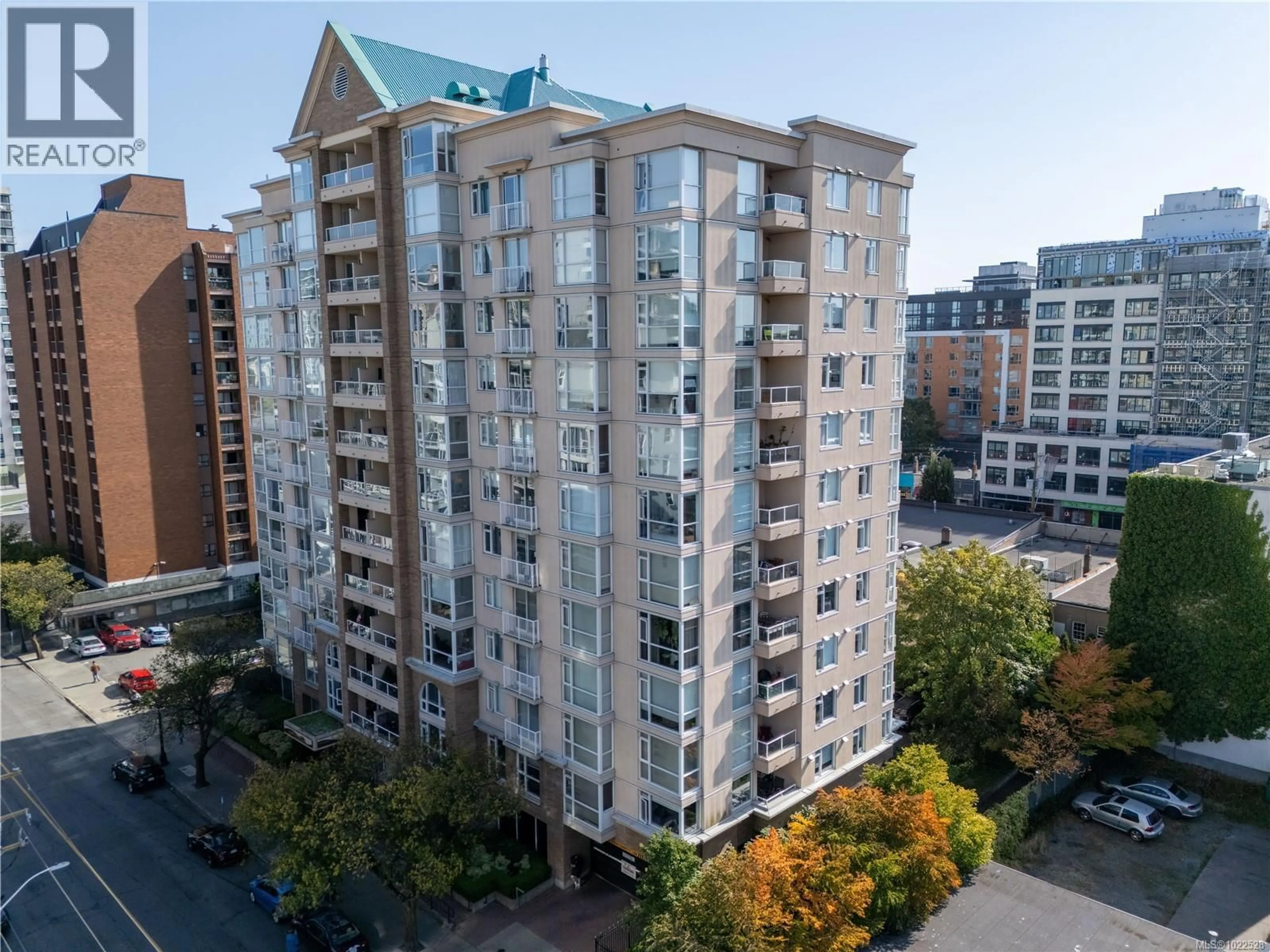 A pic from outside/outdoor area/front of a property/back of a property/a pic from drone, city buildings view from balcony for 603 - 835 VIEW STREET, Victoria British Columbia V8W3W8