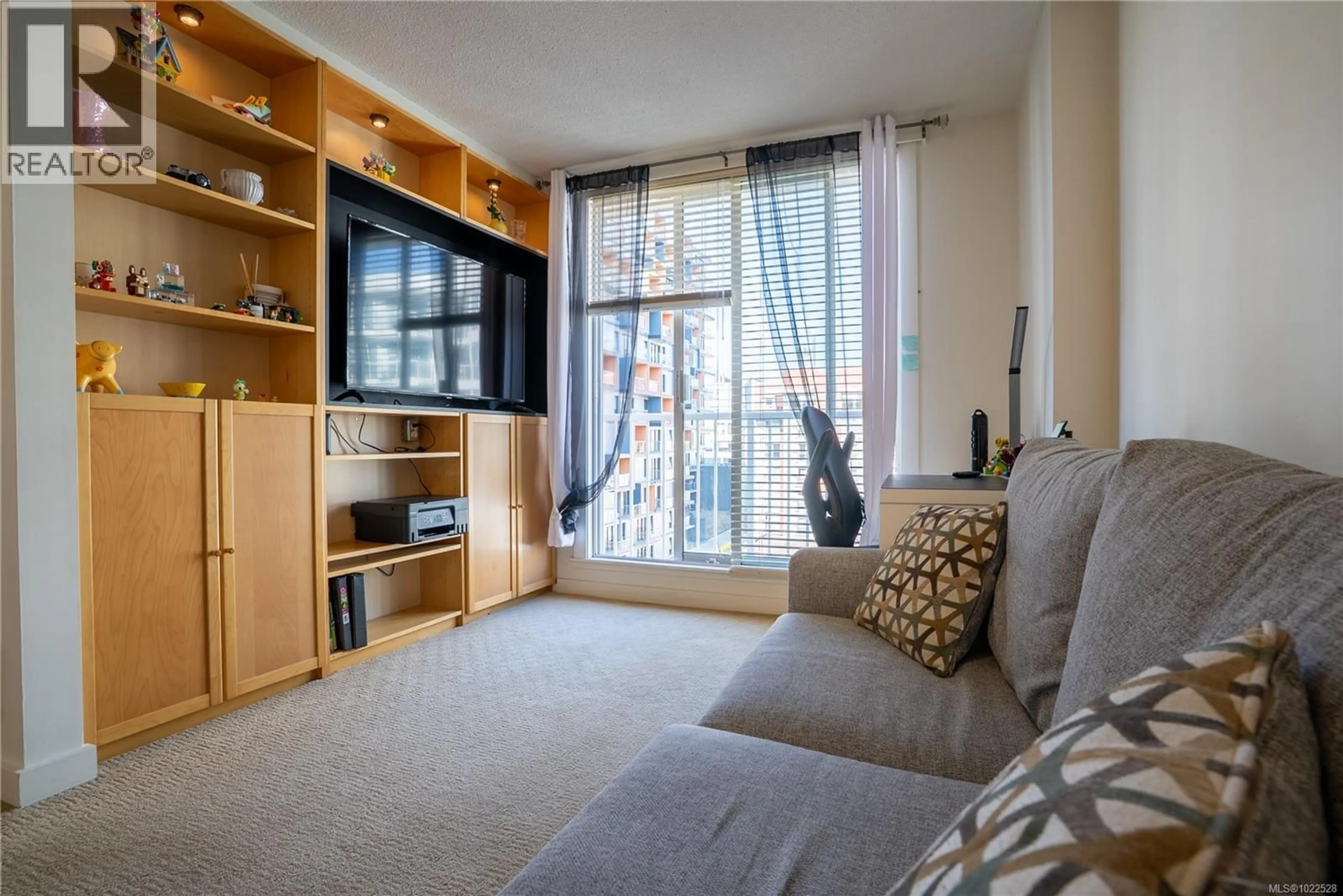 Living room with furniture, unknown for 603 - 835 VIEW STREET, Victoria British Columbia V8W3W8