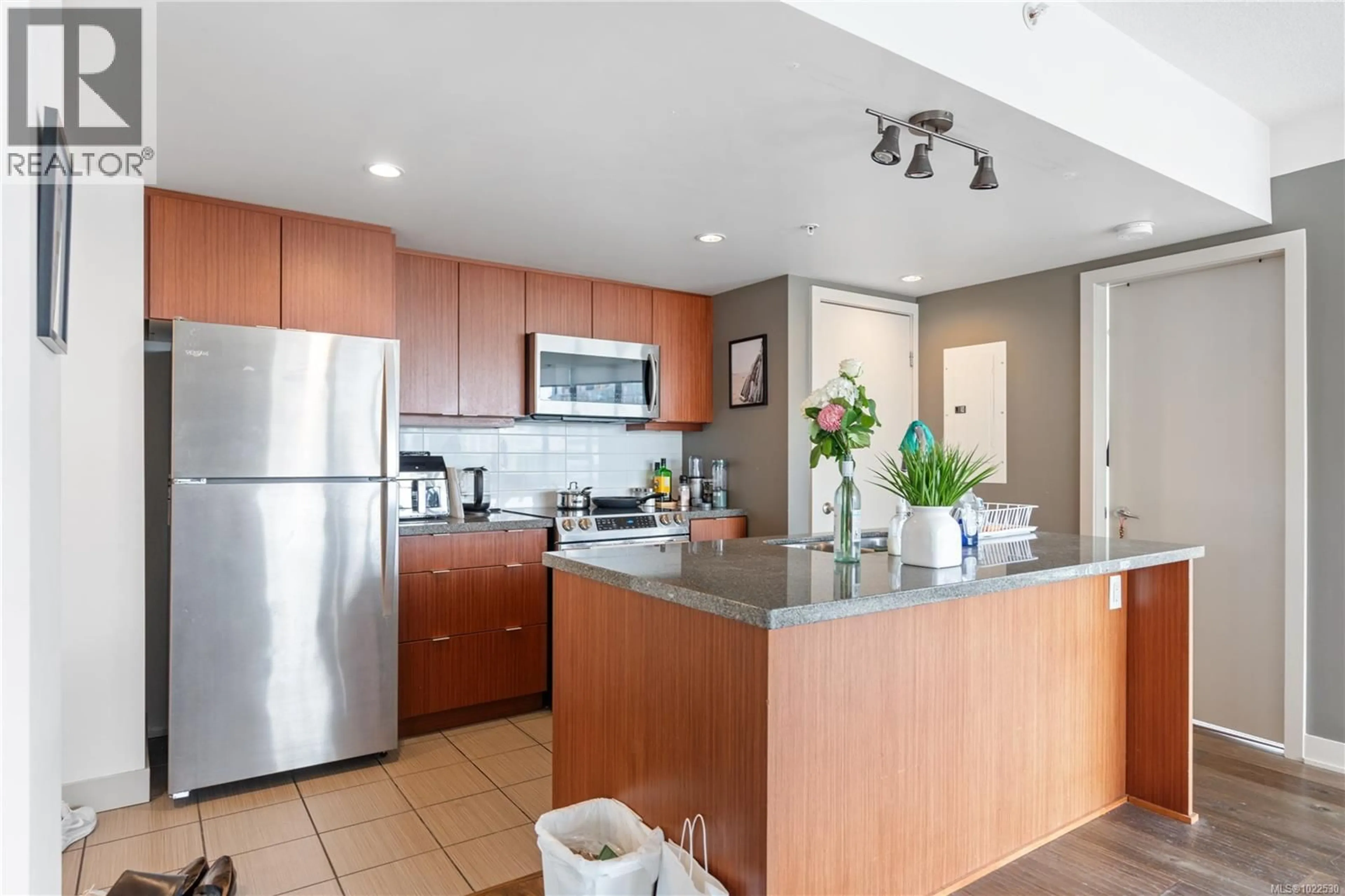 Standard kitchen, ceramic/tile floor for 701 - 760 JOHNSON STREET, Victoria British Columbia V8W1N1