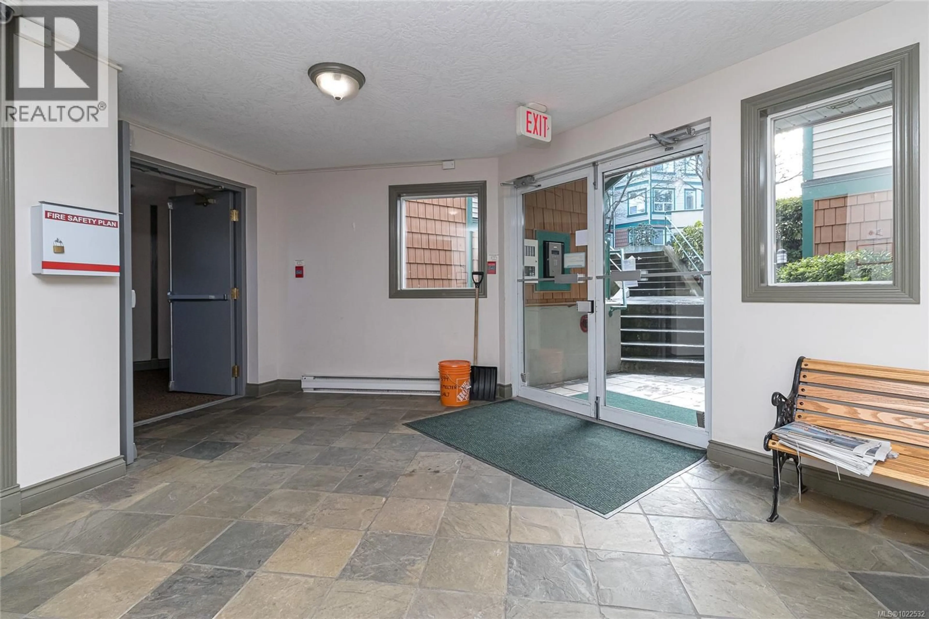 Indoor foyer for 212 - 894 VERNON AVENUE, Saanich British Columbia V8X2W6