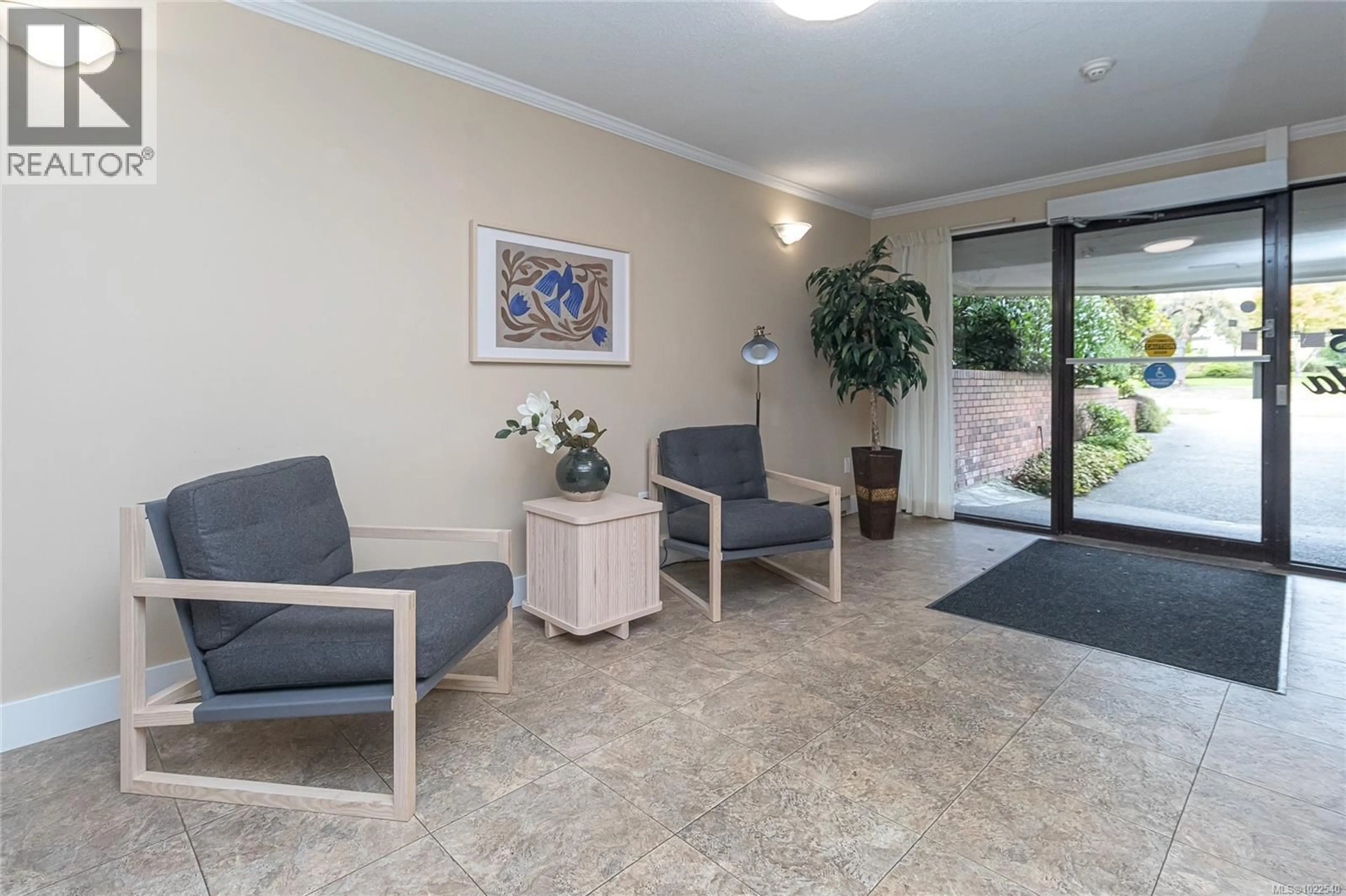 Lobby for 405 - 1145 HILDA STREET, Victoria British Columbia V8V2Z5