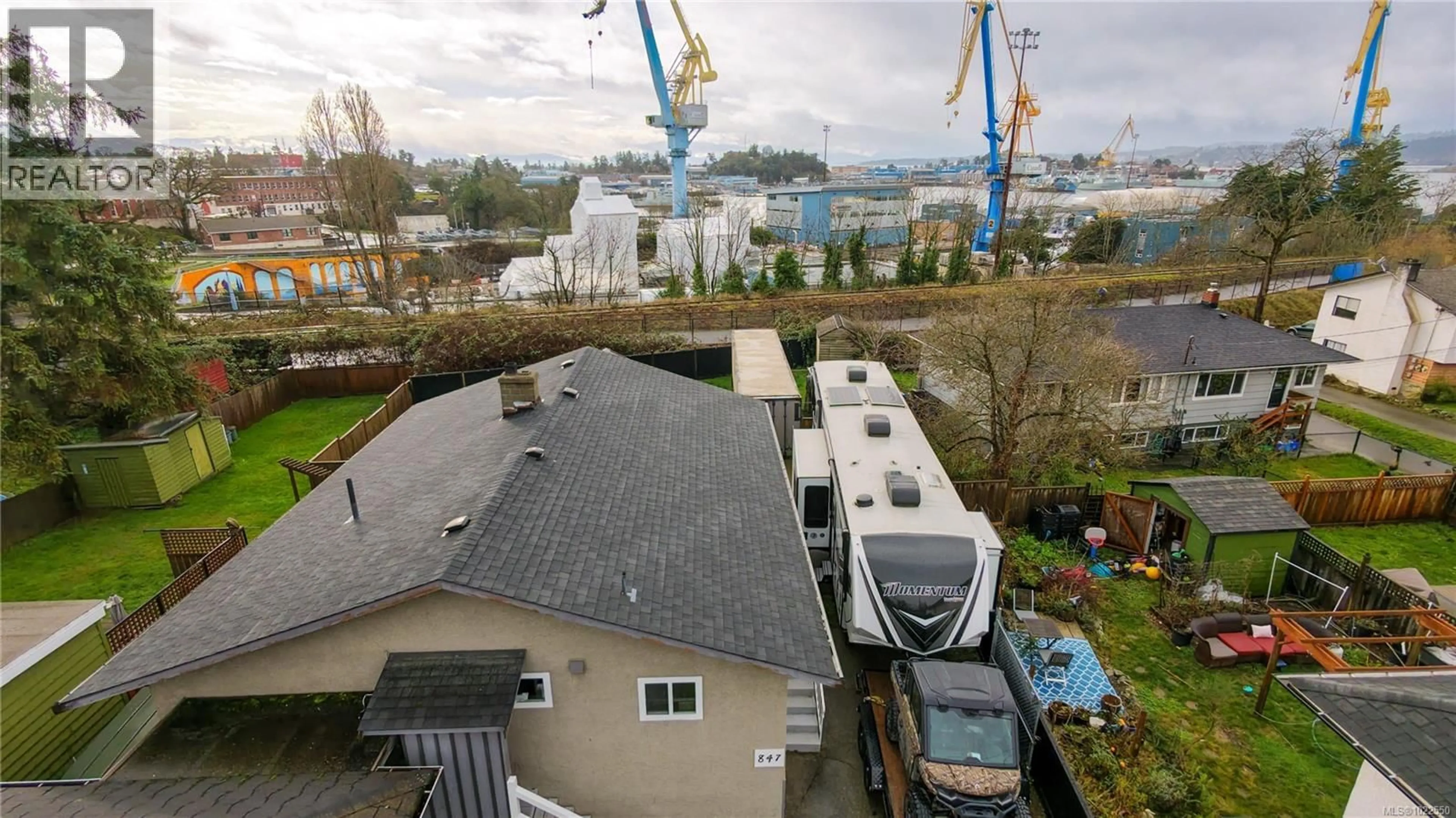 A pic from outside/outdoor area/front of a property/back of a property/a pic from drone, building for 847 ADMIRALS ROAD, Esquimalt British Columbia V9A2P1