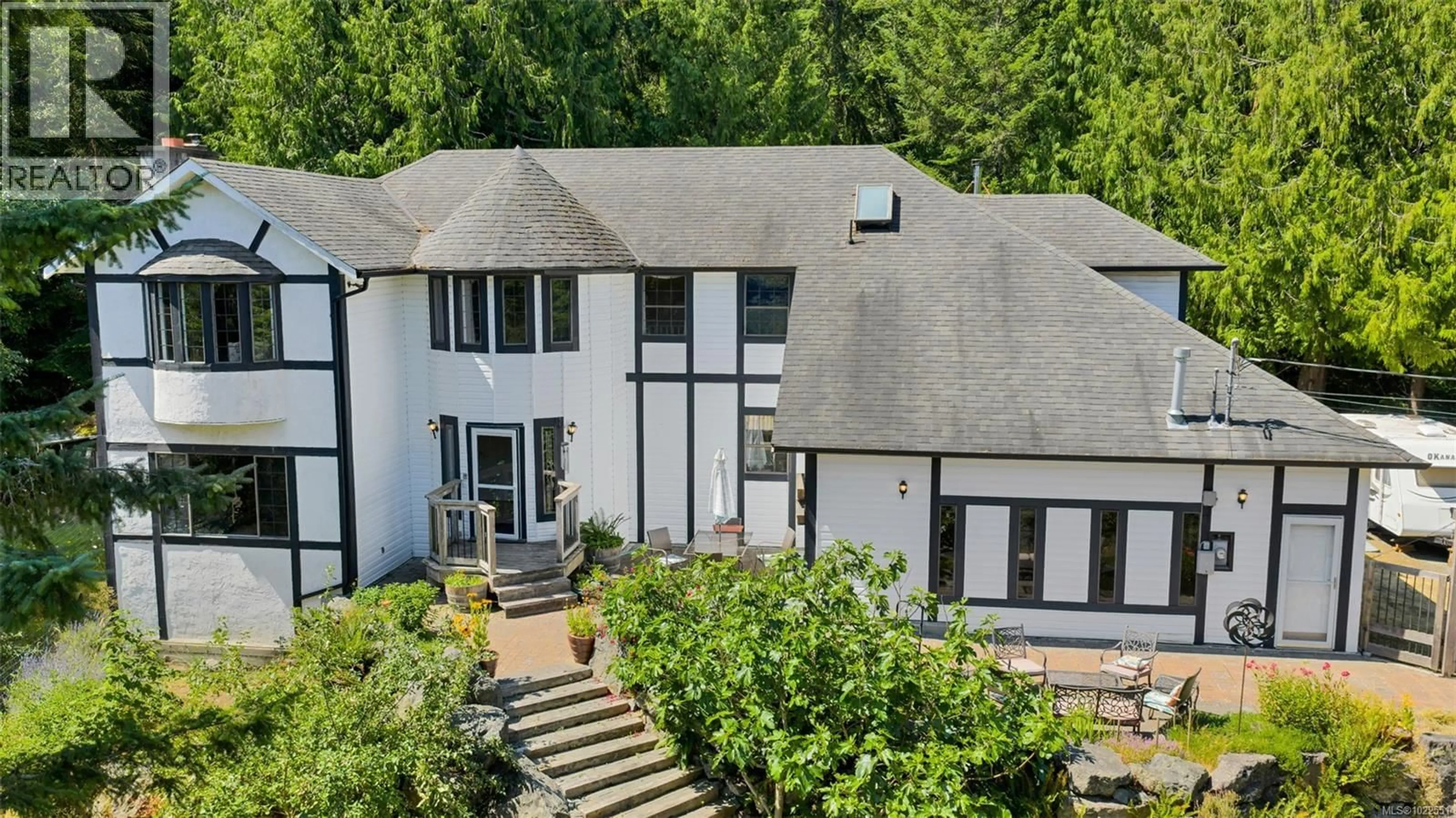 A pic from outside/outdoor area/front of a property/back of a property/a pic from drone, unknown for 5885 JUPITER PLACE, Sooke British Columbia V9Z1B4