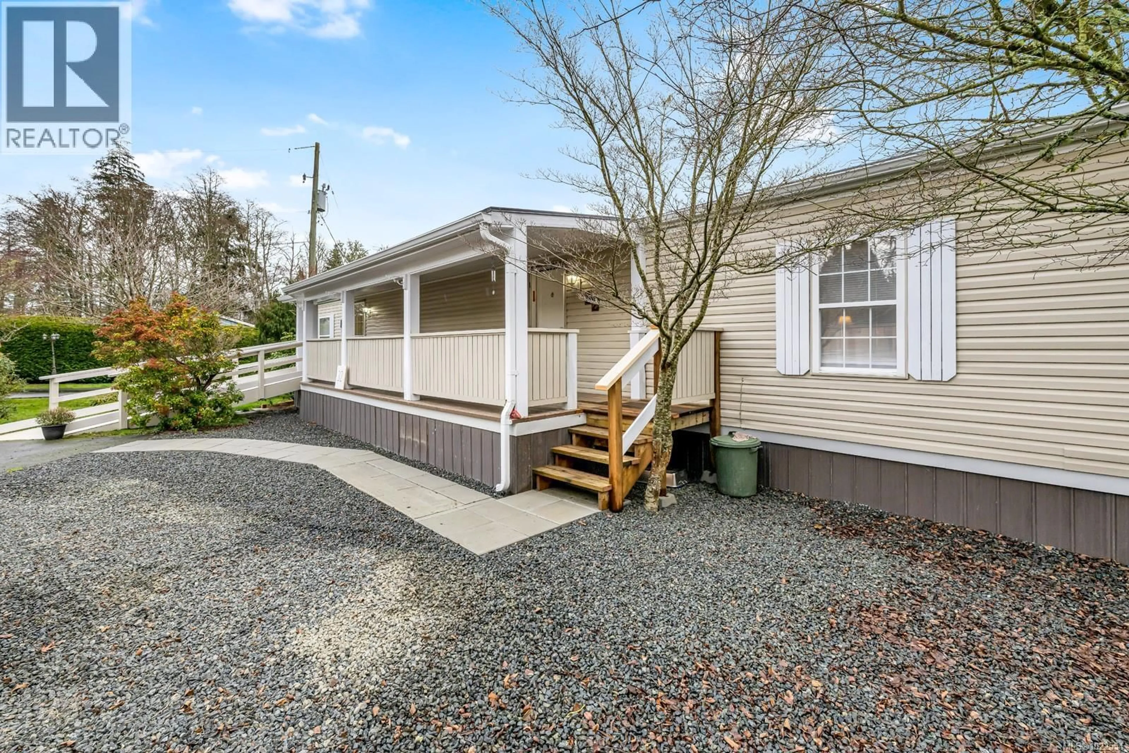 Home with vinyl exterior material, street for 32 - 7021 GRANT ROAD, Sooke British Columbia V9Z0N7