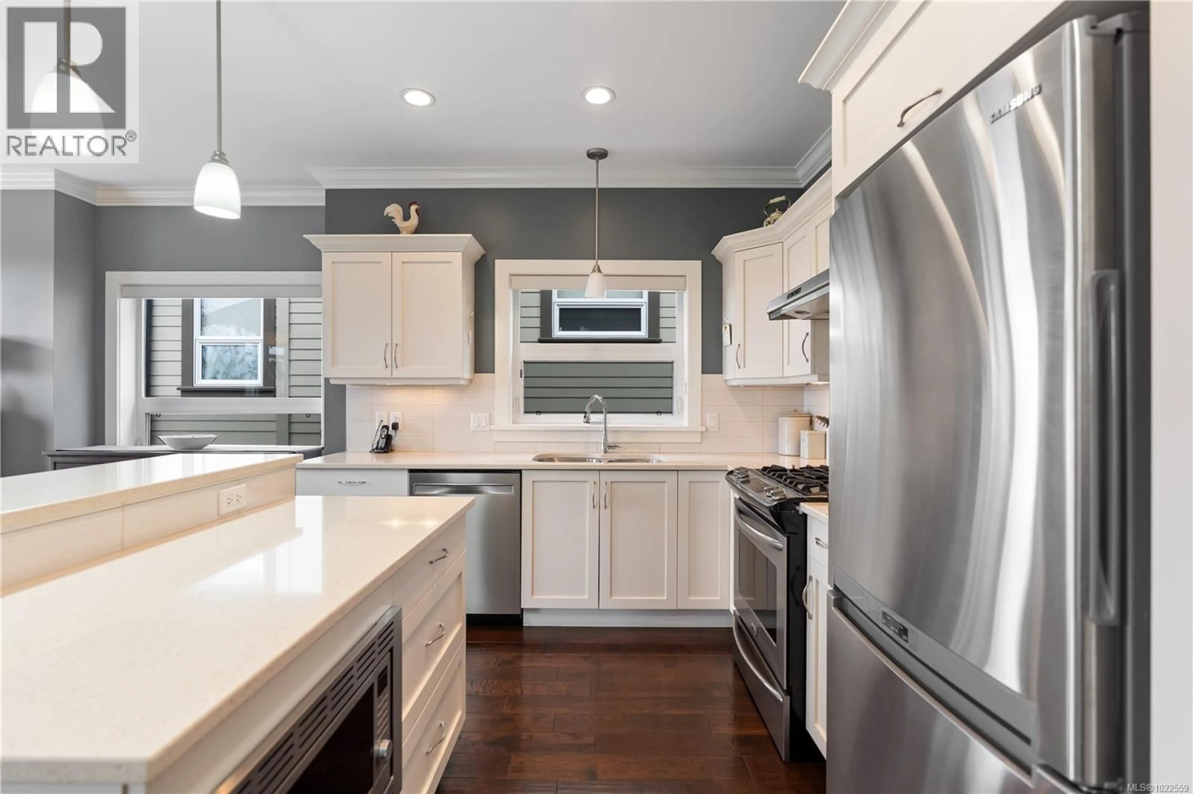 Open concept kitchen, ceramic/tile floor for 403 - 2234 STONE CREEK PLACE, Sooke British Columbia V9Z1J7