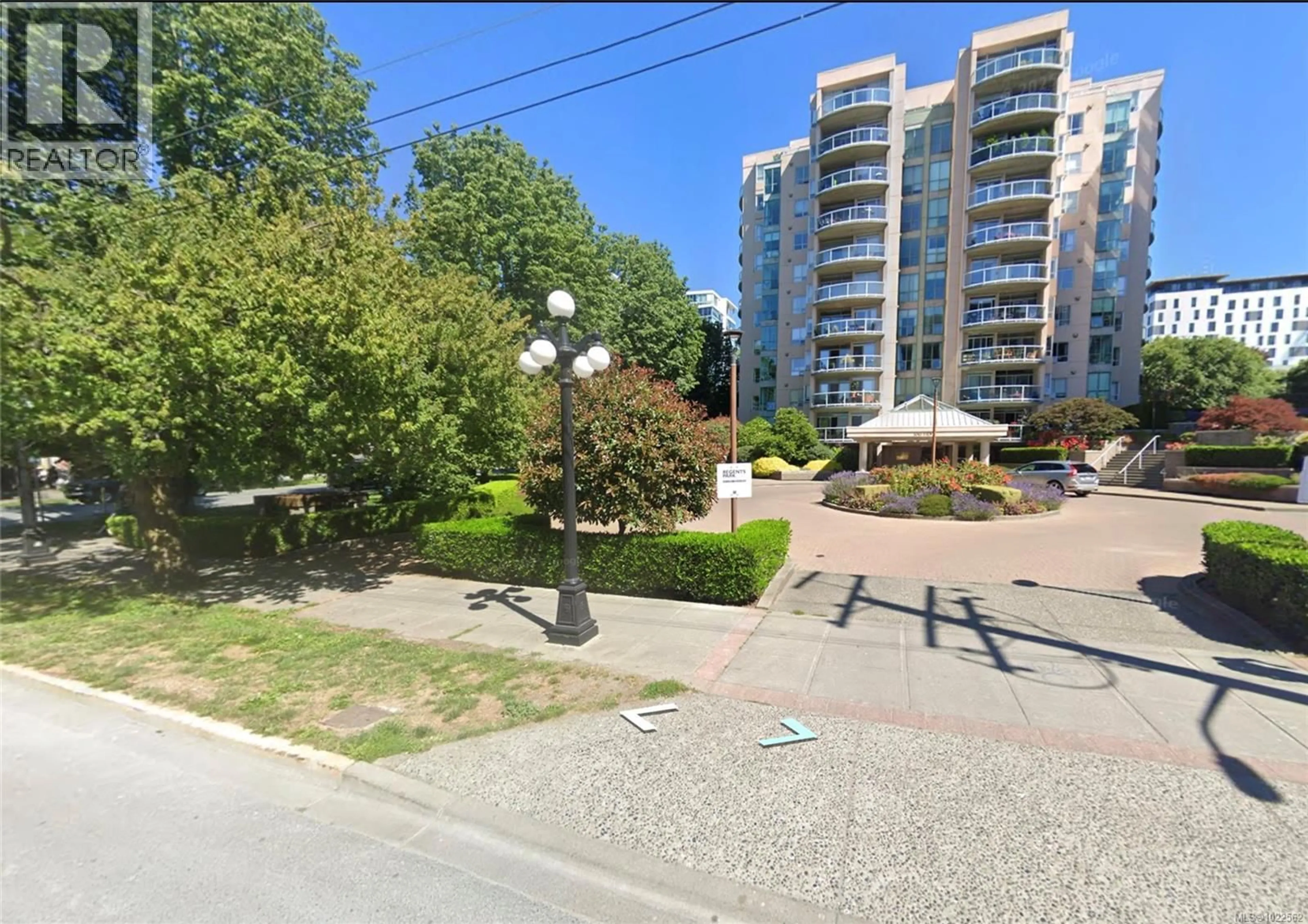 A pic from outside/outdoor area/front of a property/back of a property/a pic from drone, street for 502 - 1010 VIEW STREET, Victoria British Columbia V8V4Y3